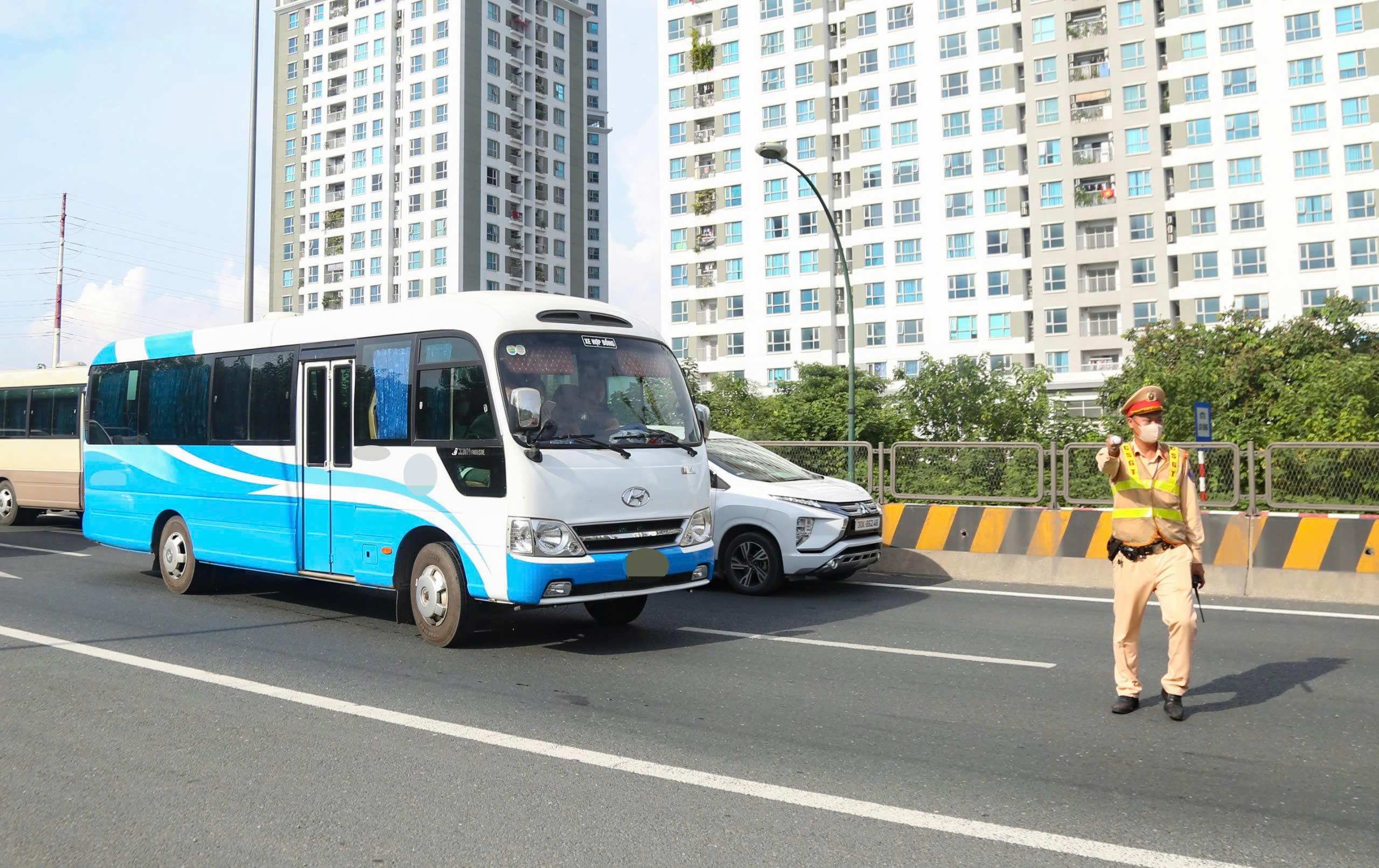 Mạnh tay phạt bến cóc, xe dù, nhồi nhét khách dịp nghỉ lễ 2/9- Ảnh 2.