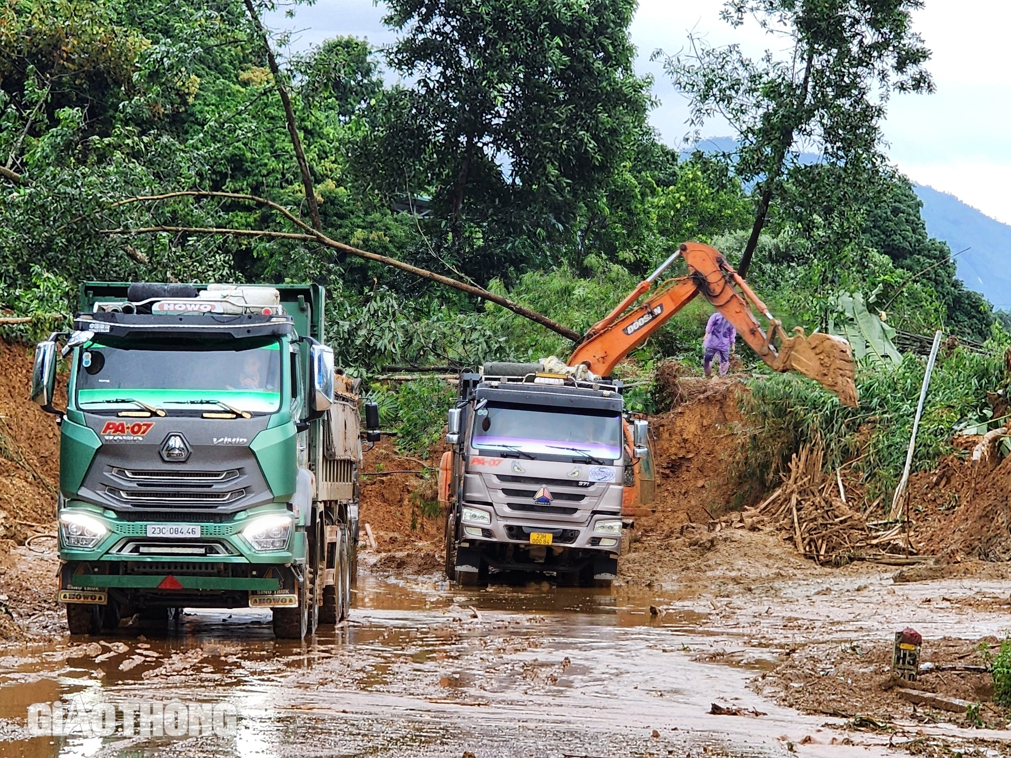 Nhiều người dân trắng tay trong vụ sạt lở trên QL2 tại Hà Giang- Ảnh 2.