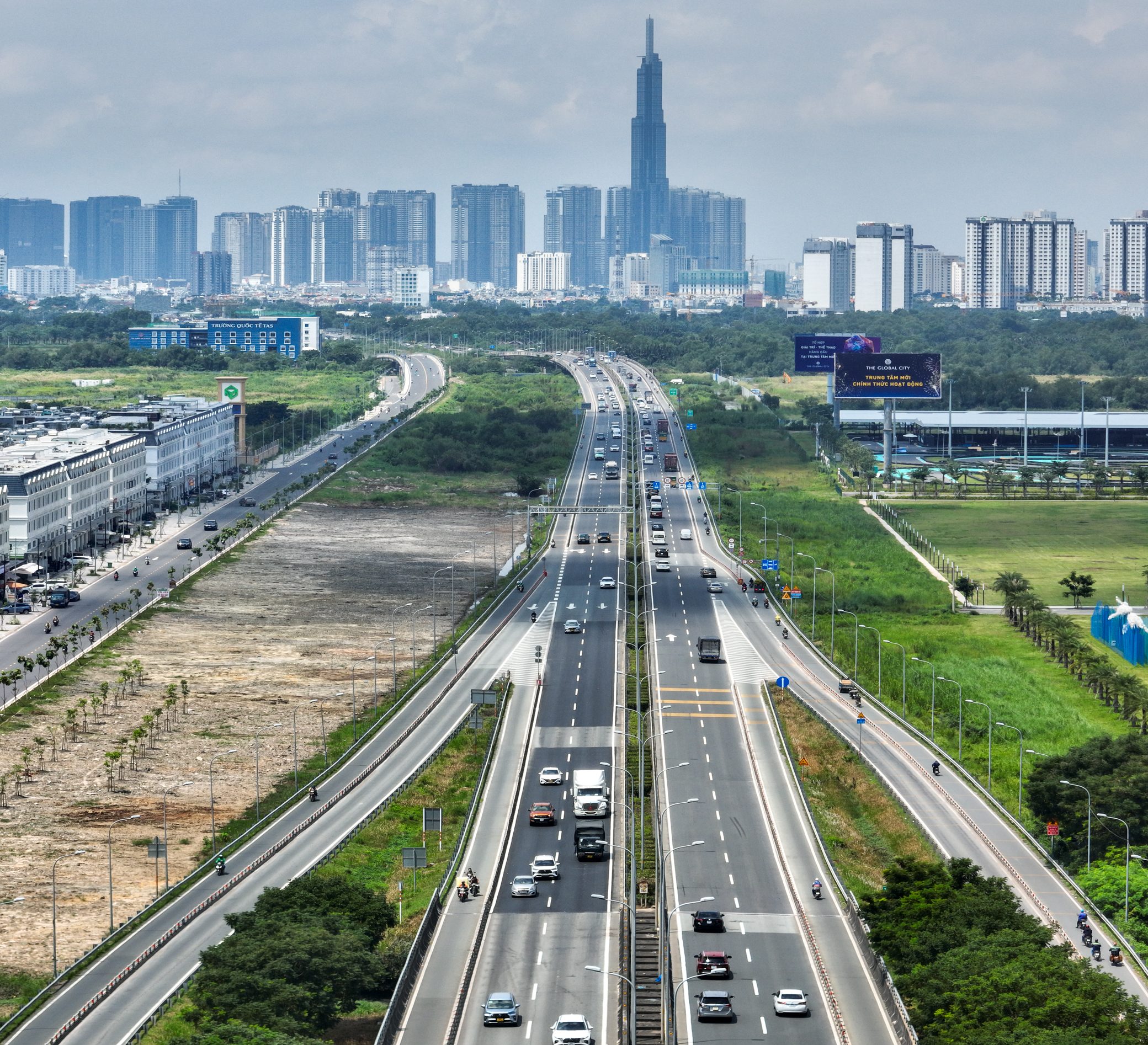 Đề xuất mượn tạm đất, đẩy nhanh giải phóng mặt bằng mở rộng cao tốc TP.HCM - Long Thành- Ảnh 1.