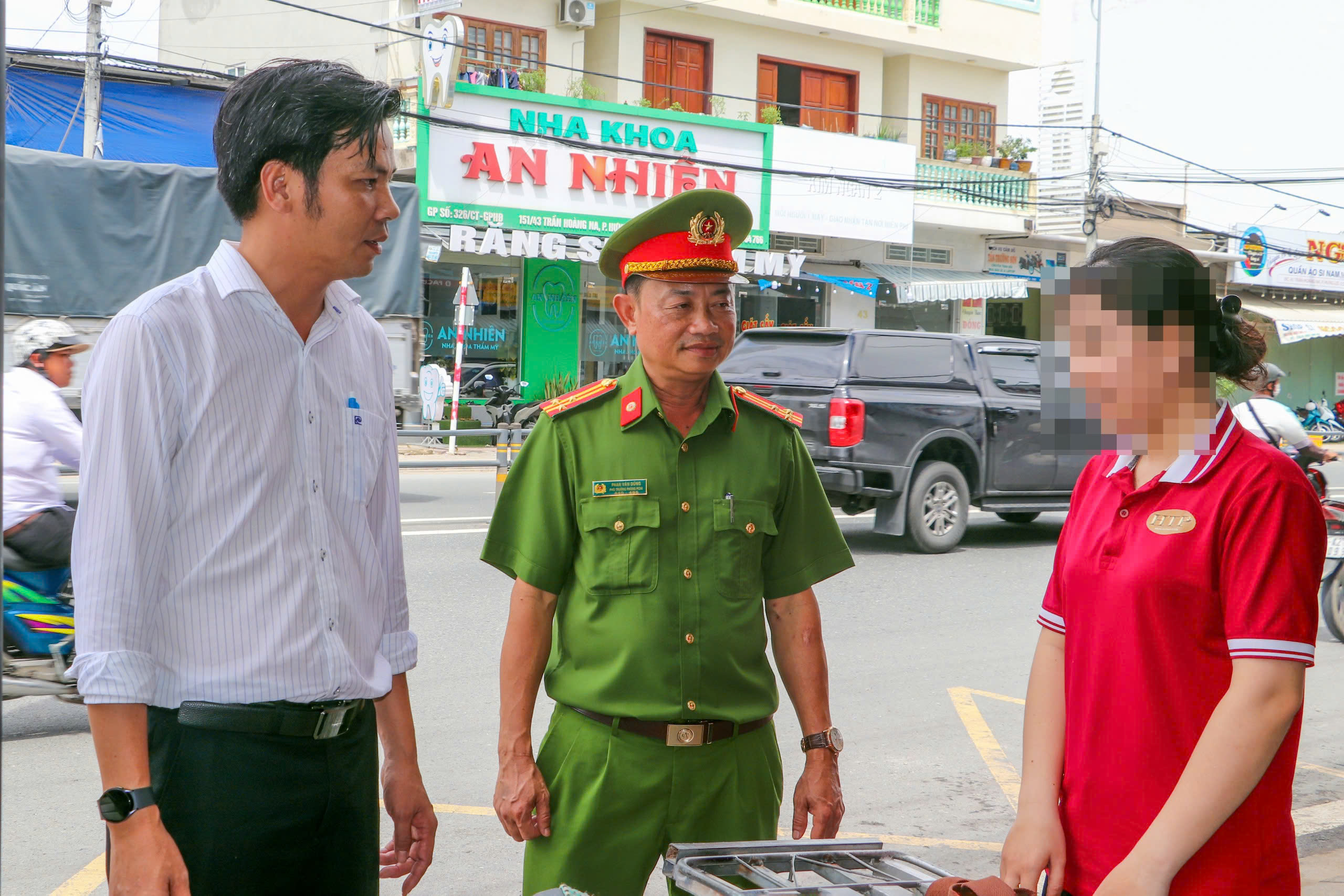 Cần Thơ mạnh tay xử lý các vi phạm giao thông ở đường dẫn cầu Trần Hoàng Na- Ảnh 7.