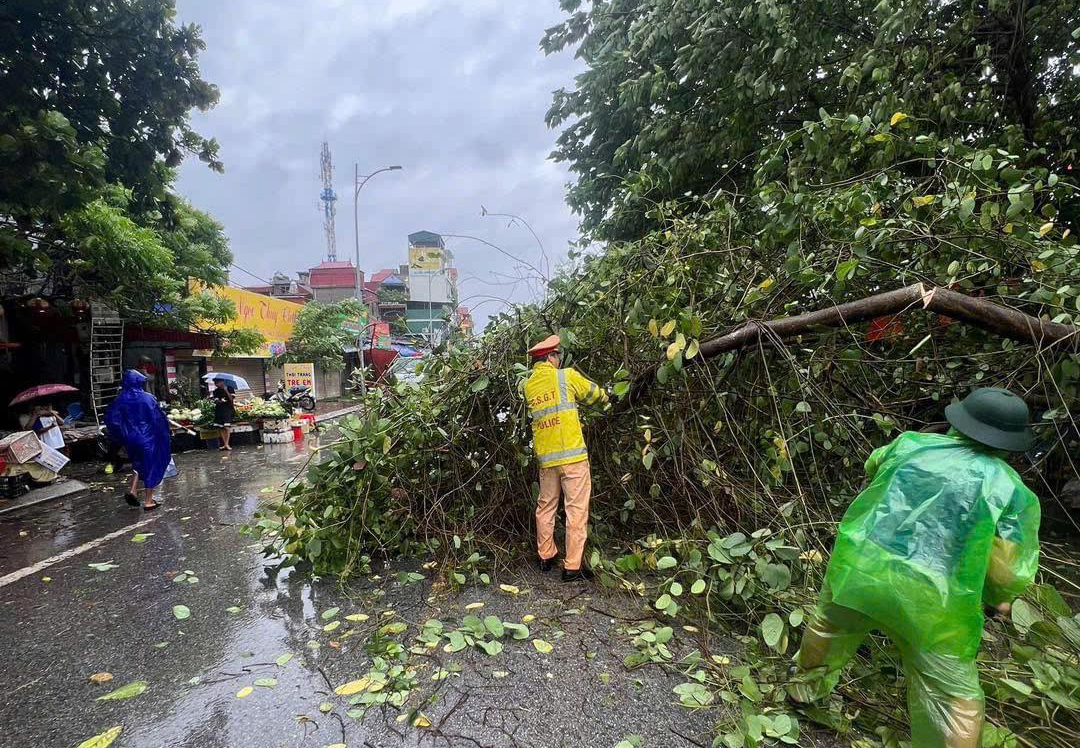 Trắng đêm hỗ trợ hàng trăm hộ dân "chạy" lũ tại Bắc Giang- Ảnh 17.