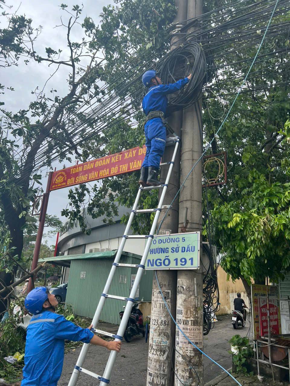 Khôi phục liên lạc hoàn toàn tại Quảng Ninh, Hải Phòng, VNPT miễn phí thuê bao vùng bão- Ảnh 2.