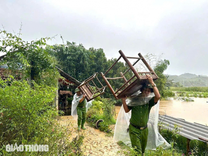 Nước sông dâng cao, nhiều tuyến đường ở TP Yên Bái bị ngập- Ảnh 5.