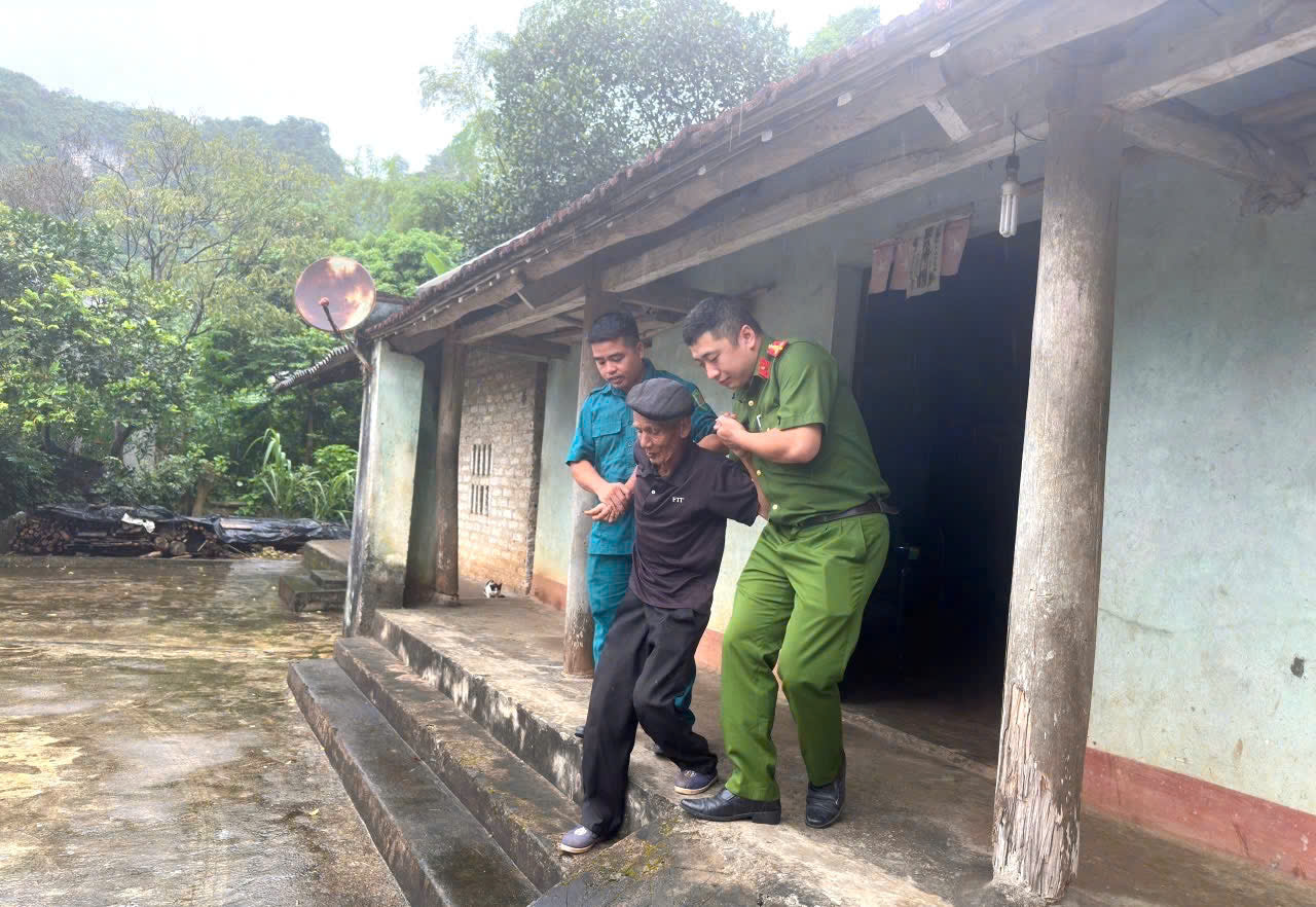 Người đàn ông tử vong do lở đất, nhiều nơi tại Lạng Sơn vẫn bị chia cắt sau bão- Ảnh 1.