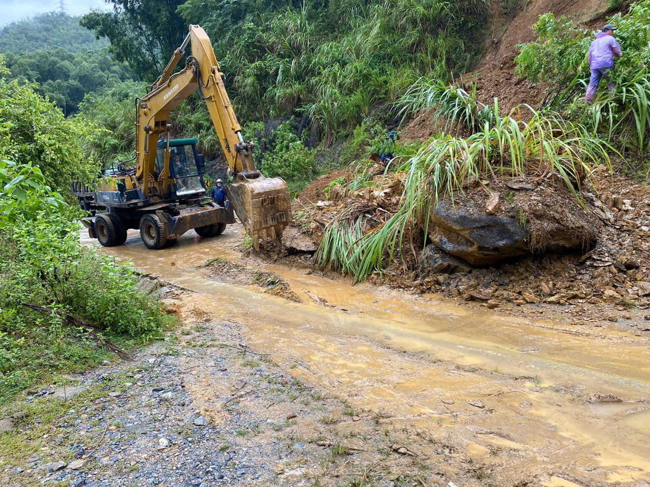 Khẩn trương đảm bảo giao thông thông suốt sau bão số 3- Ảnh 2.