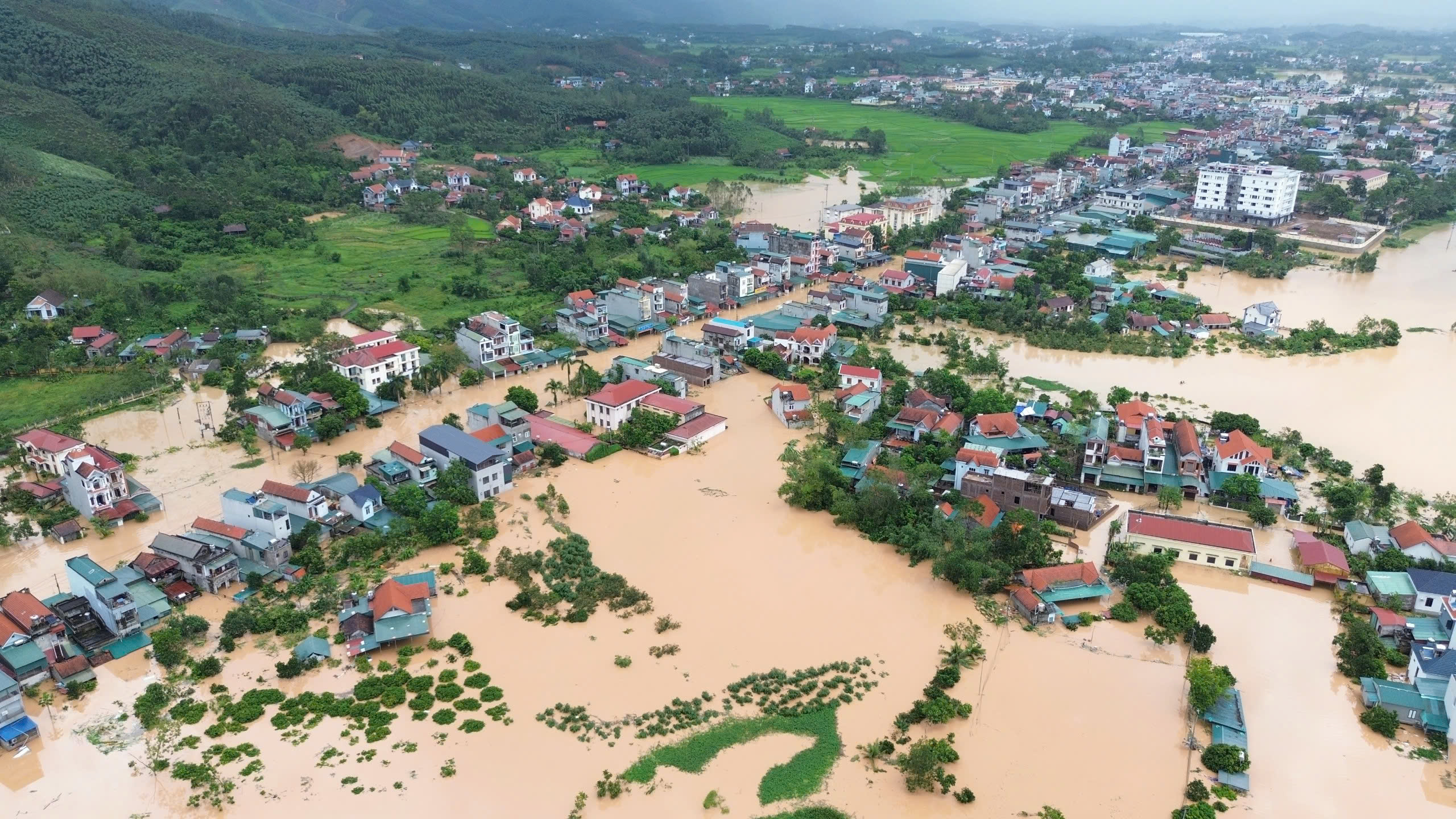 1 người mất tích, 4 người bị thương do mưa bão tại Bắc Giang- Ảnh 3.