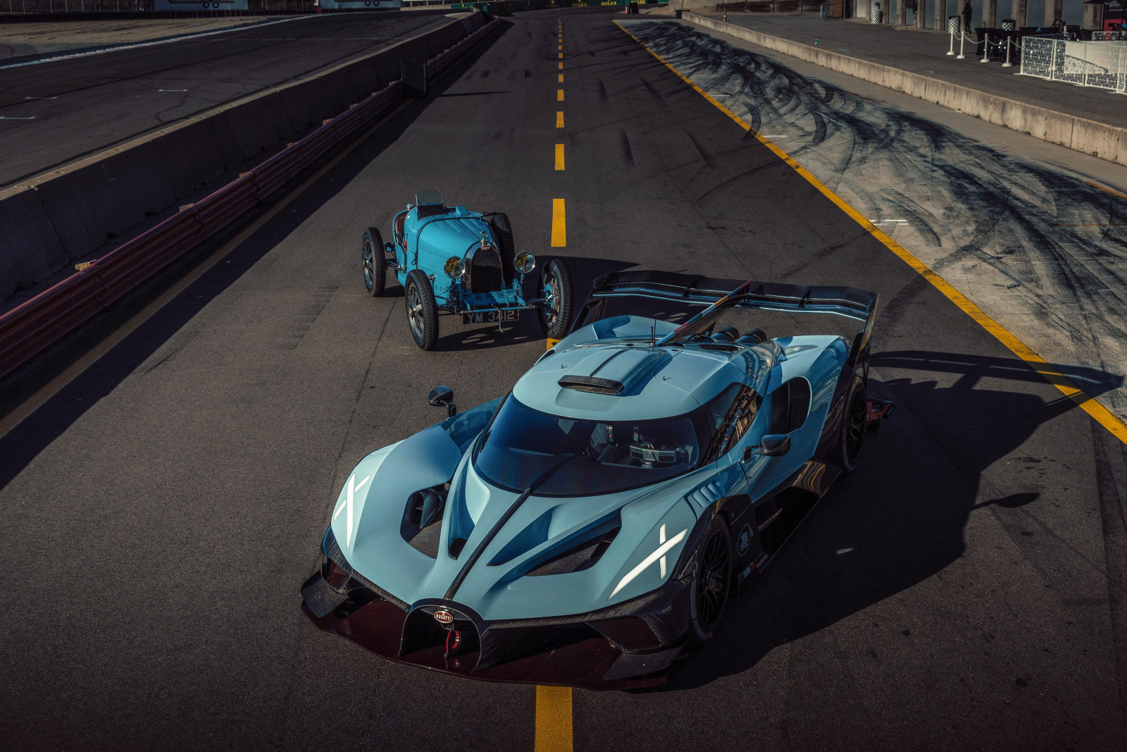 Bugatti Bolide chinh phục đường đua Laguna Seca để tri ân huyền thoại Type 35- Ảnh 1. Bugatti Bolide chinh phục đường đua Laguna Seca để tri ân huyền thoại Type 35- Ảnh 1.