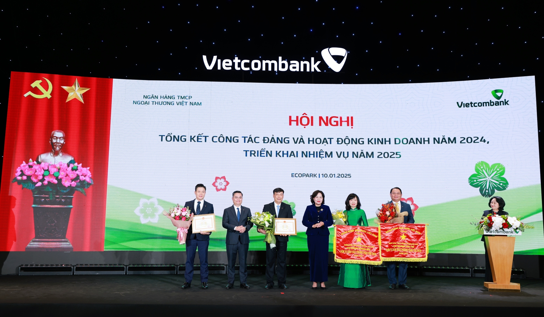 Vietcombank vững thế dẫn đầu, bứt phá với dấu ấn xanh- Ảnh 2.