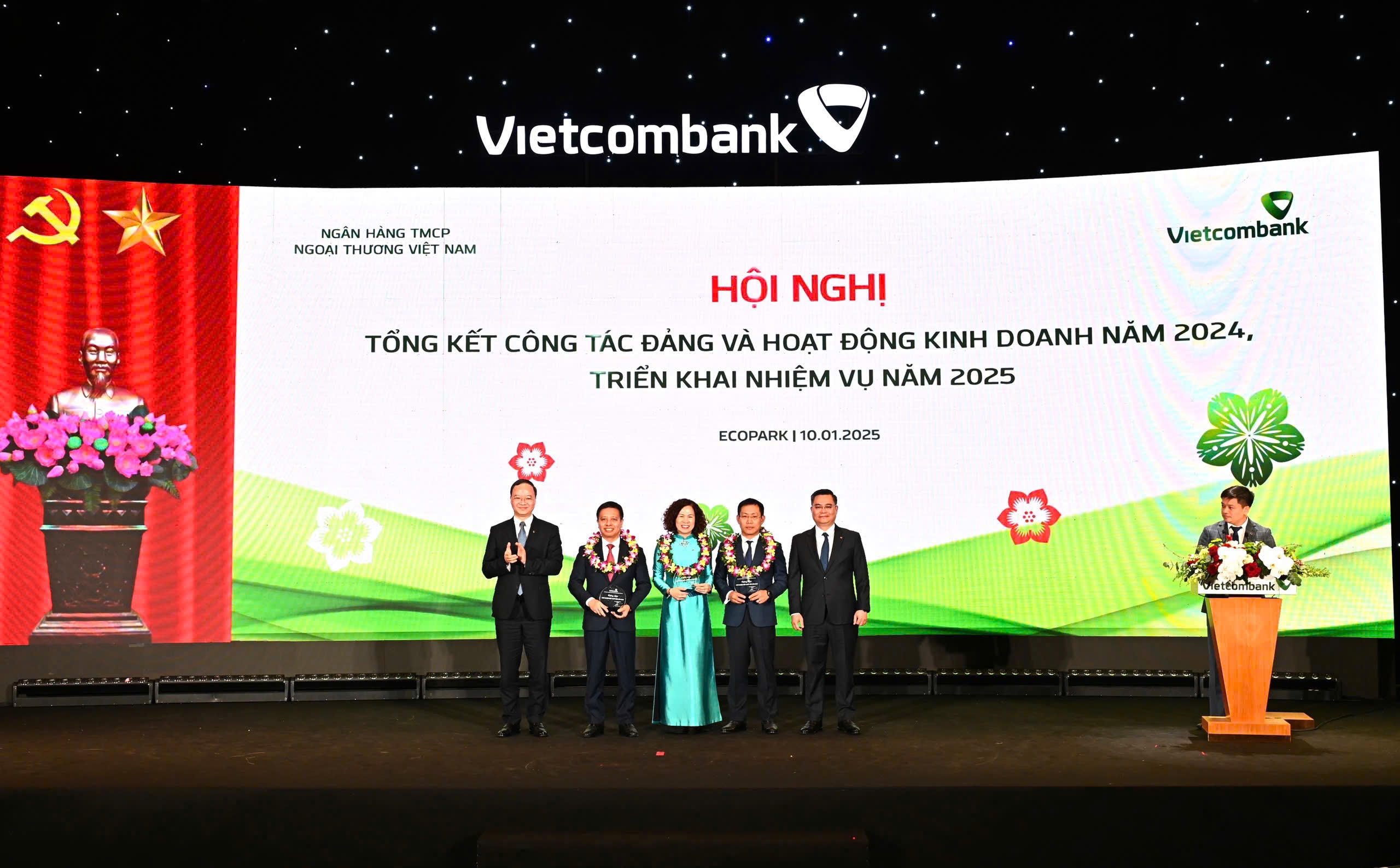 Vietcombank vững thế dẫn đầu, bứt phá với dấu ấn xanh- Ảnh 4.