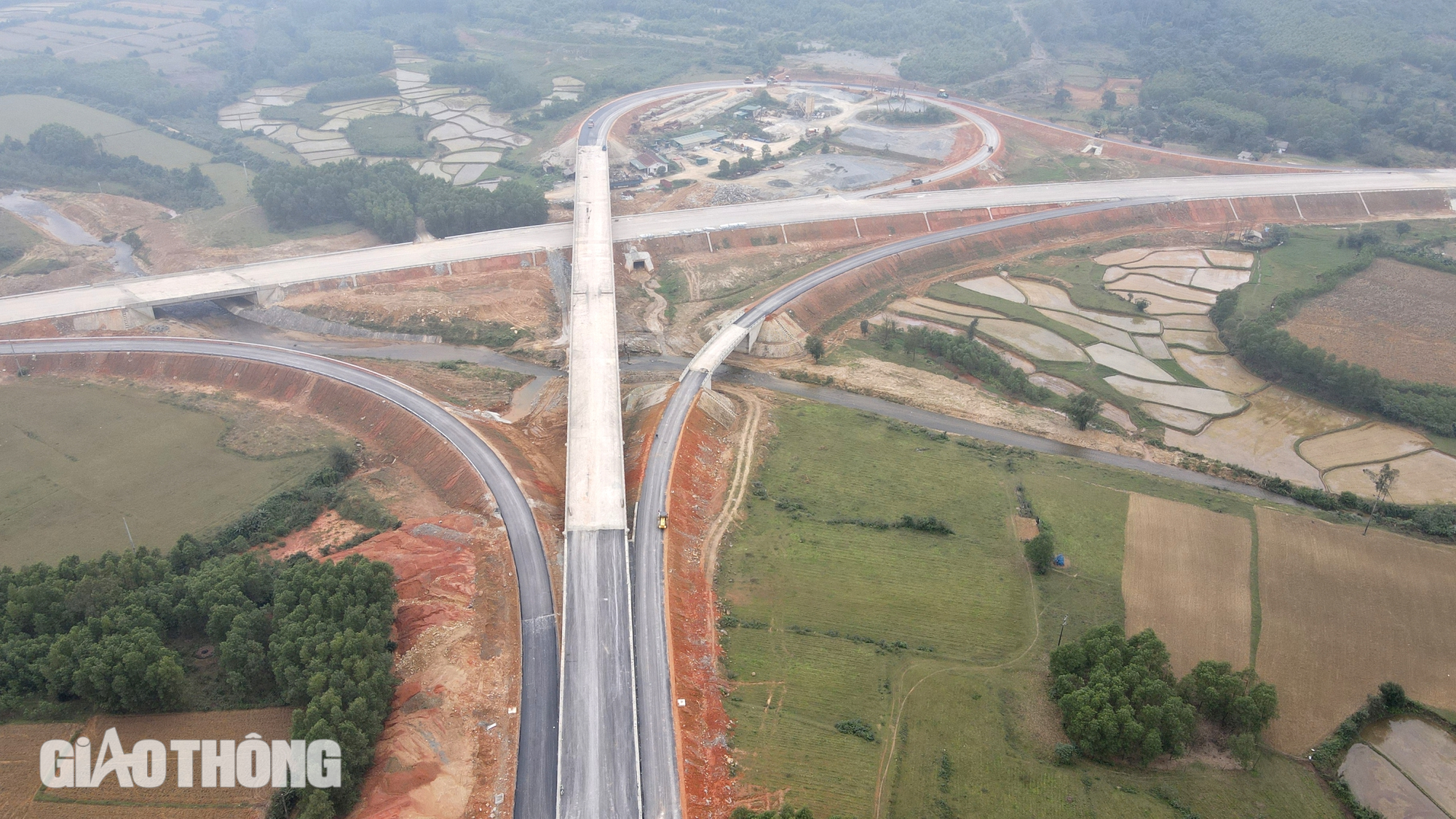 Những nút giao quan trọng kết nối đường cao tốc với Hà Tĩnh- Ảnh 2.