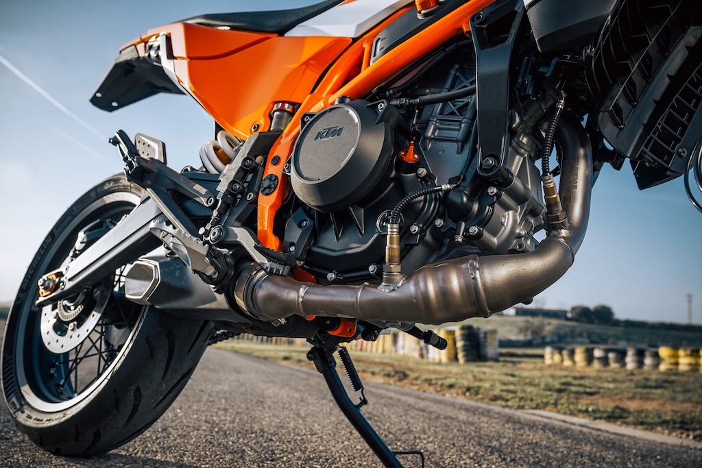 Mô tô KTM 390 SMC R ra mắt với nhiều trang bị mới- Ảnh 7.