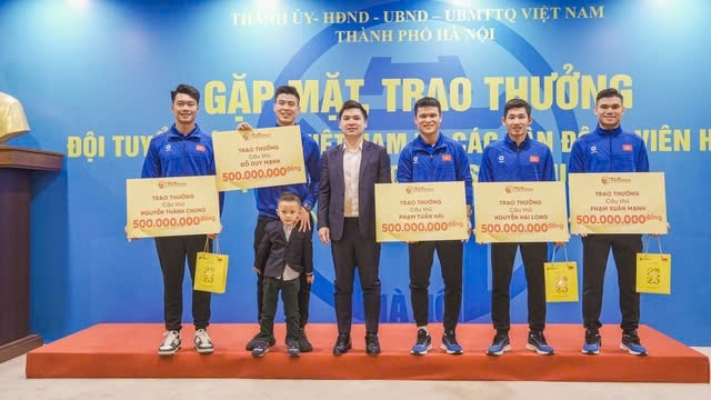 Thêm 10 tuyển thủ Việt Nam được thưởng đậm sau AFF Cup 2024- Ảnh 1.