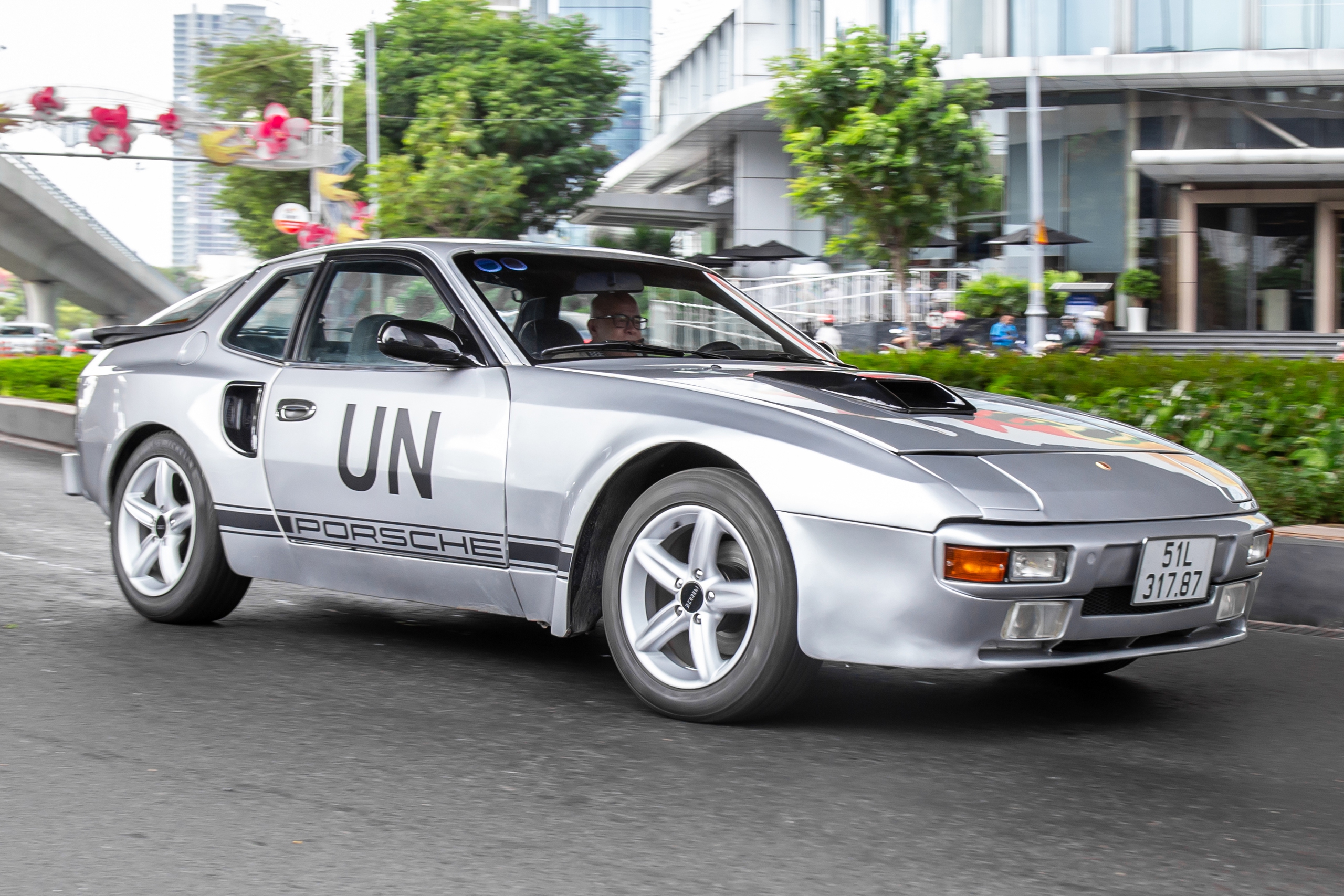 'Xế độc' Porsche 944 của ông Đặng Lê Nguyên Vũ- Ảnh 1.