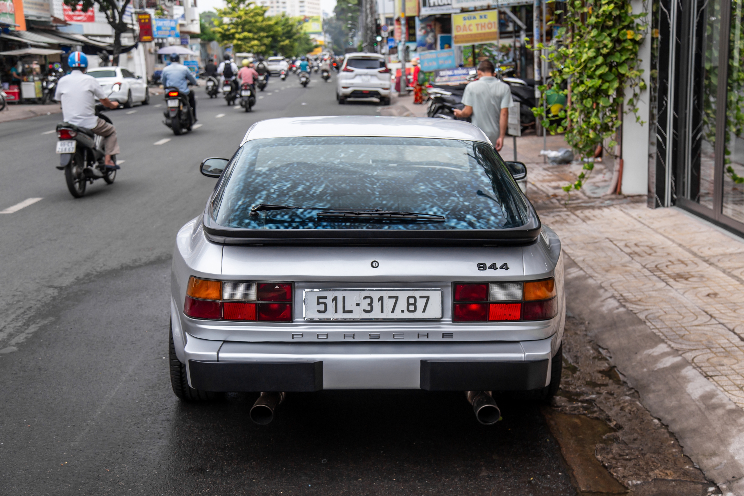 'Xế độc' Porsche 944 của ông Đặng Lê Nguyên Vũ- Ảnh 7.