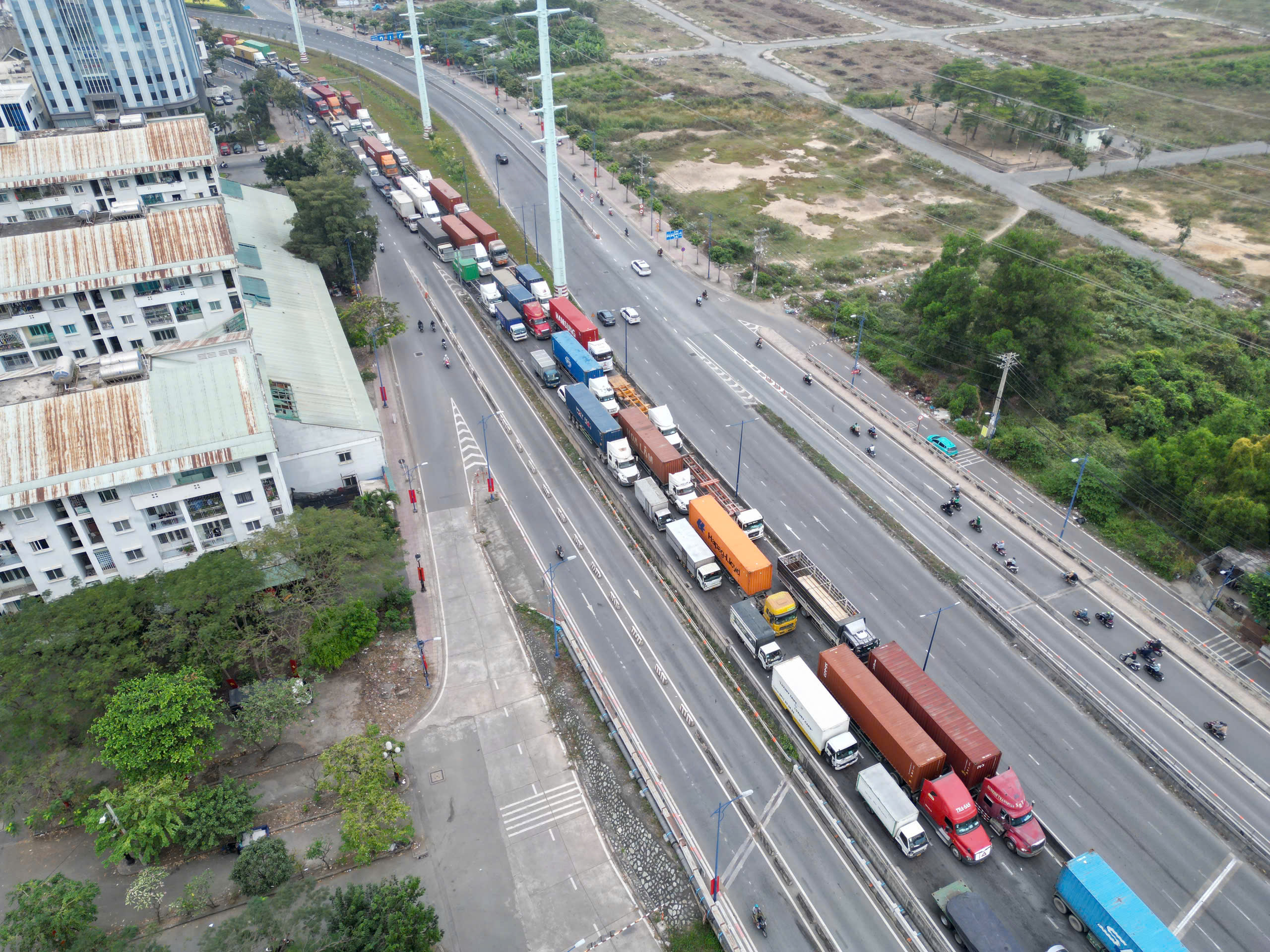 TP.HCM sửa gấp cầu Long Thành, khẩn trương tìm lối đi cho Vành đai 3- Ảnh 1.