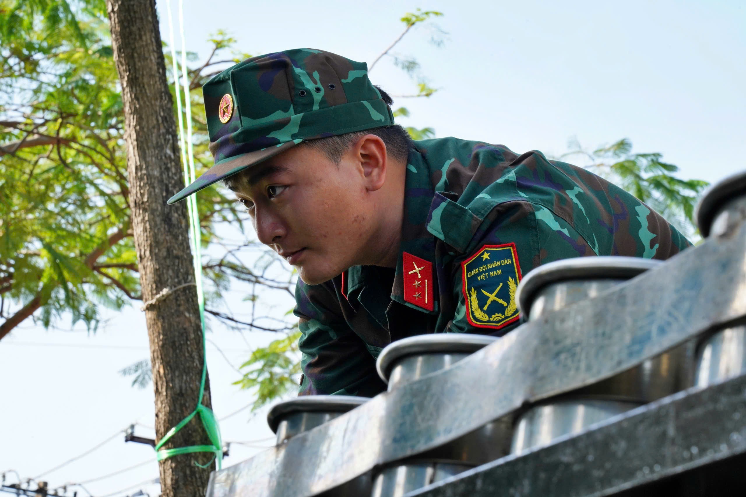 TP.HCM: Trận địa pháo hoa sẵn sàng khai hỏa đón năm mới Ất Tỵ 2025- Ảnh 13.