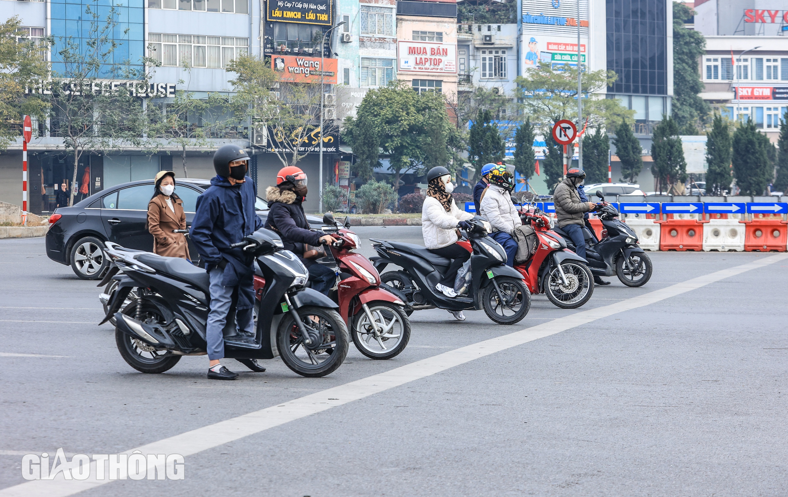 Hà Nội bình yên đến lạ sáng mùng 1 Tết- Ảnh 5.