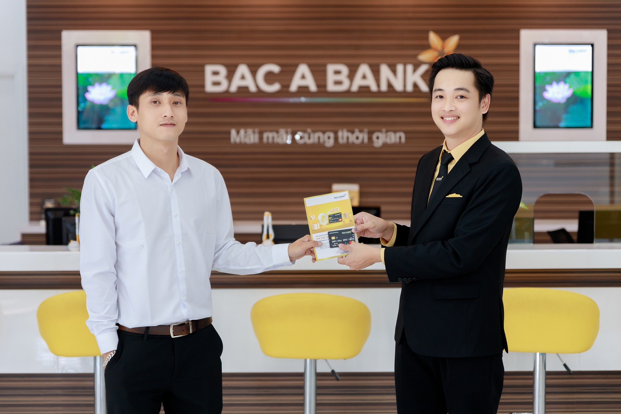 Sắm Tết thảnh thơi cùng thẻ tín dụng BAC A Bank, nhận thêm 3 năm miễn phí thường niên- Ảnh 1.