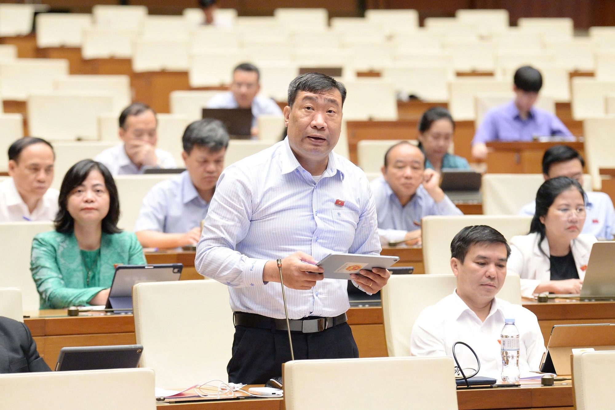 Luật hóa cơ chế bảo vệ để viên chức dám đổi mới sáng tạo, không sợ trách nhiệm- Ảnh 1.