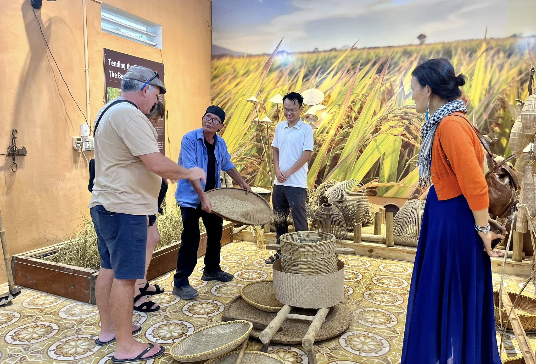 Nông dân trẻ trở về, ruộng đồng thành điểm đến và câu chuyện nông thôn mới Ninh Bình- Ảnh 1.