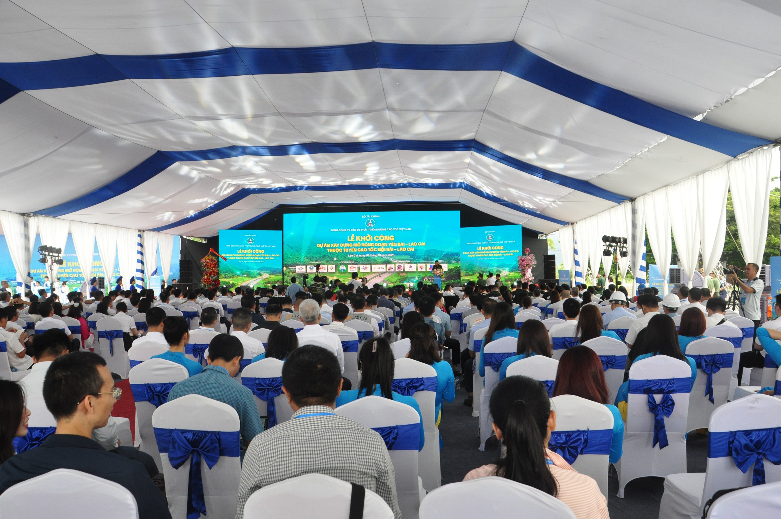 Hơn 7.000 tỷ đồng nâng cấp cao tốc Nội Bài - Lào Cai, giảm ùn tắc, tăng kết nối- Ảnh 2. Hơn 7.000 tỷ đồng nâng cấp cao tốc Nội Bài - Lào Cai, giảm ùn tắc, tăng kết nối- Ảnh 2.