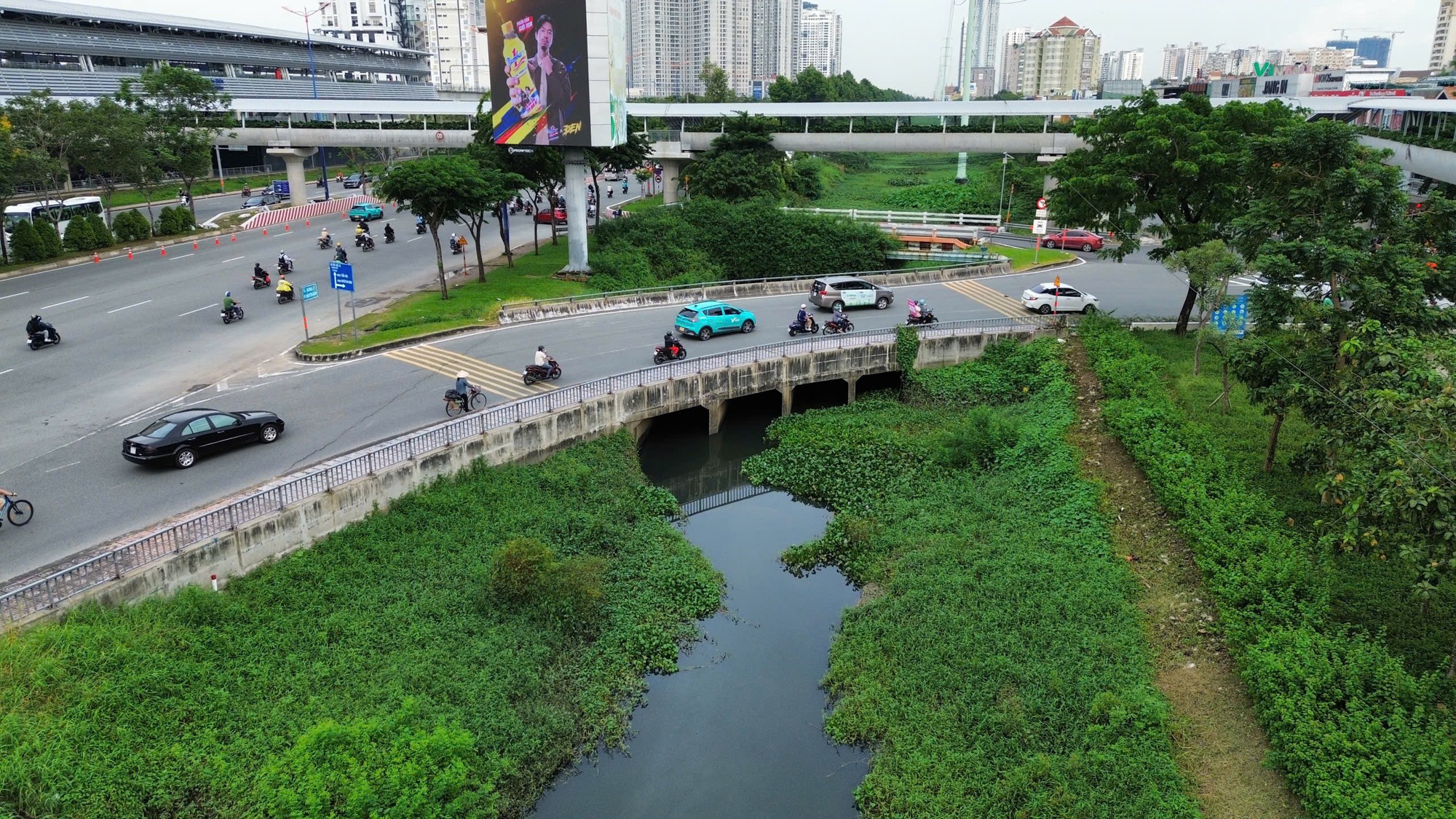 TP.HCM khởi công dự án nạo vét rạch Đá Đỏ: Gỡ “nút thắt” thoát nước cho khu Đông- Ảnh 6. TP.HCM khởi công dự án nạo vét rạch Đá Đỏ: Gỡ “nút thắt” thoát nước cho khu Đông- Ảnh 6.