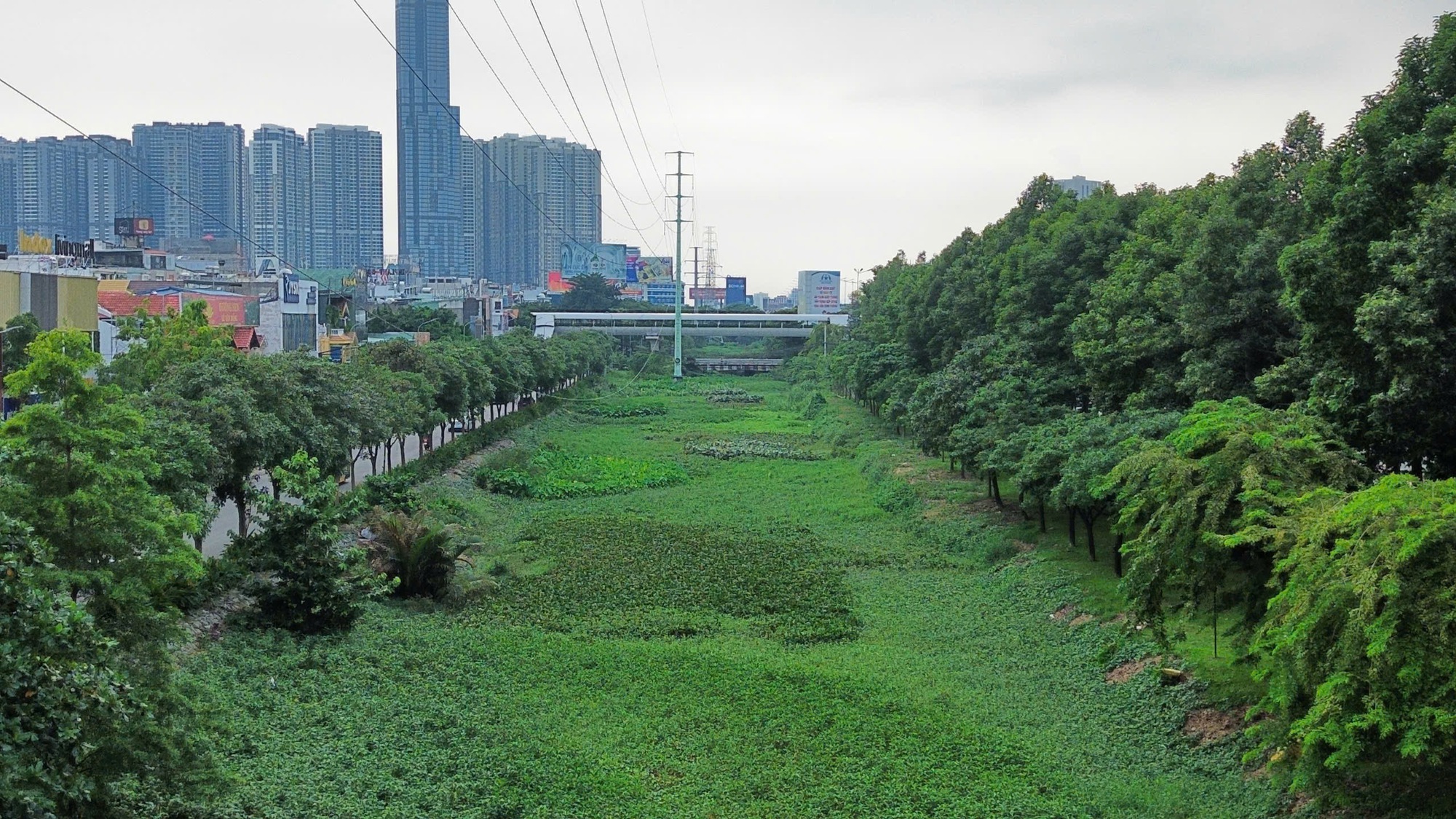 TP.HCM khởi công dự án nạo vét rạch Đá Đỏ: Gỡ “nút thắt” thoát nước cho khu Đông- Ảnh 7. TP.HCM khởi công dự án nạo vét rạch Đá Đỏ: Gỡ “nút thắt” thoát nước cho khu Đông- Ảnh 7.