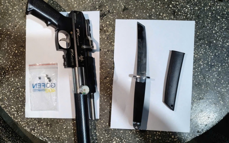 Khánh Hòa trục xuất đối tượng truy nã đỏ quốc tế mua bán 670kg heroin- Ảnh 2. Khánh Hòa: Bắt giữ đối tượng tàng trữ 3 khẩu súng trái phép