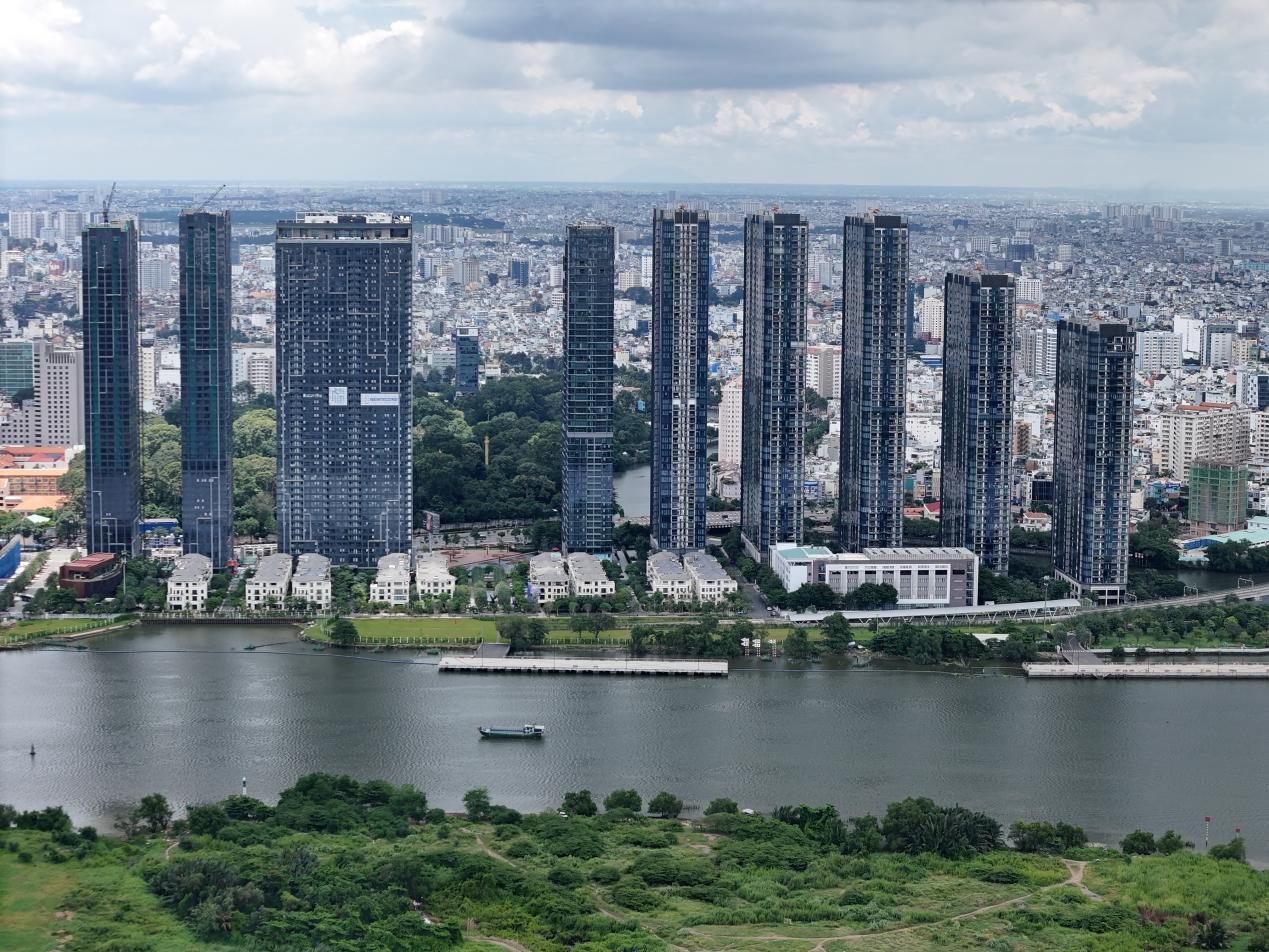 TP.HCM: Doanh nghiệp bất động sản không được ủy quyền đặt cọc, mua bán- Ảnh 1. DJI_20240828120103_0091_D (3)