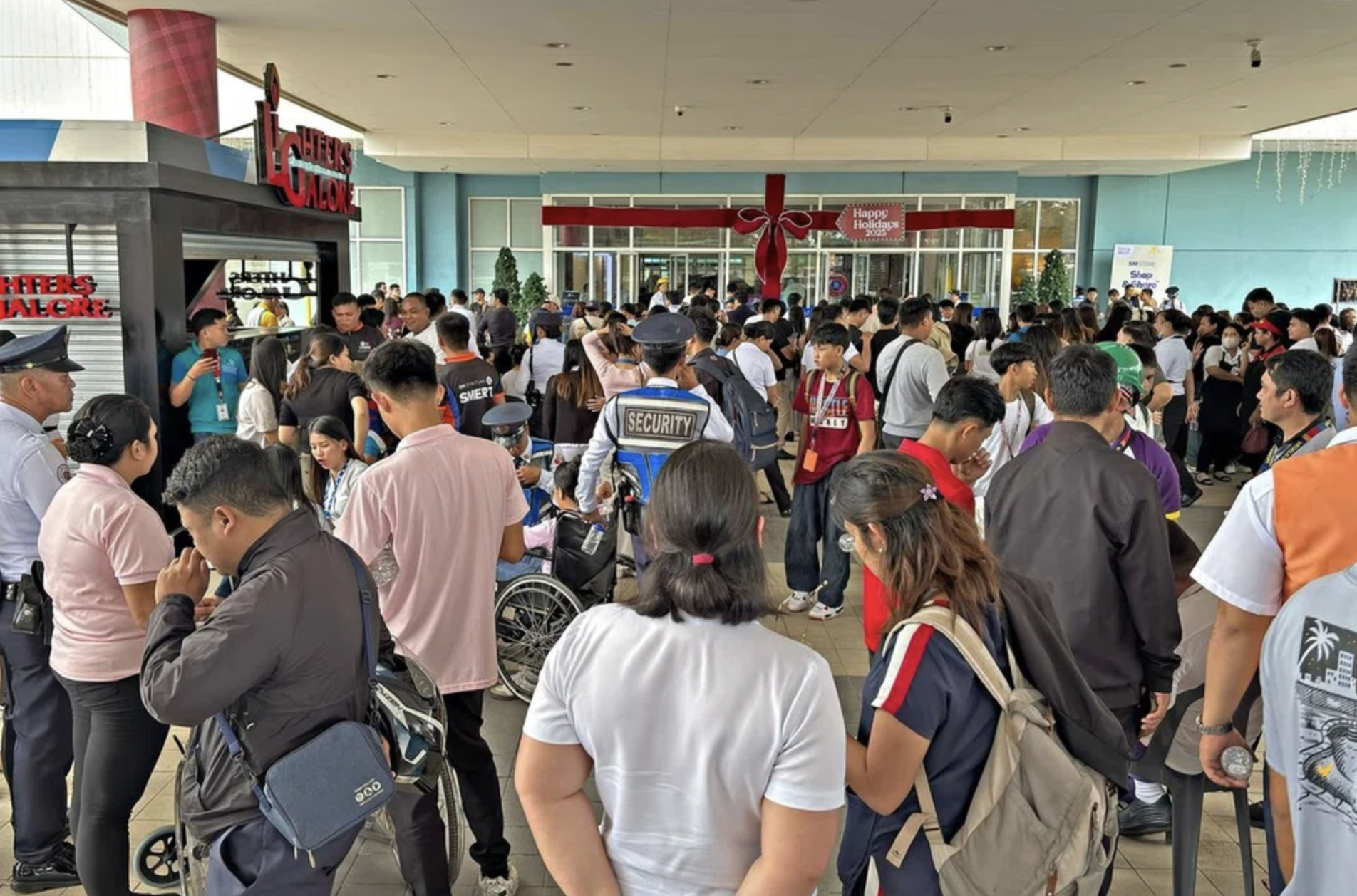 Động đất mạnh làm rung chuyển Philippines, nhiều nhà dân, công trình hư hại- Ảnh 2. Động đất mạnh làm rung chuyển Philippines, nhiều nhà dân, công trình hư hại- Ảnh 2.