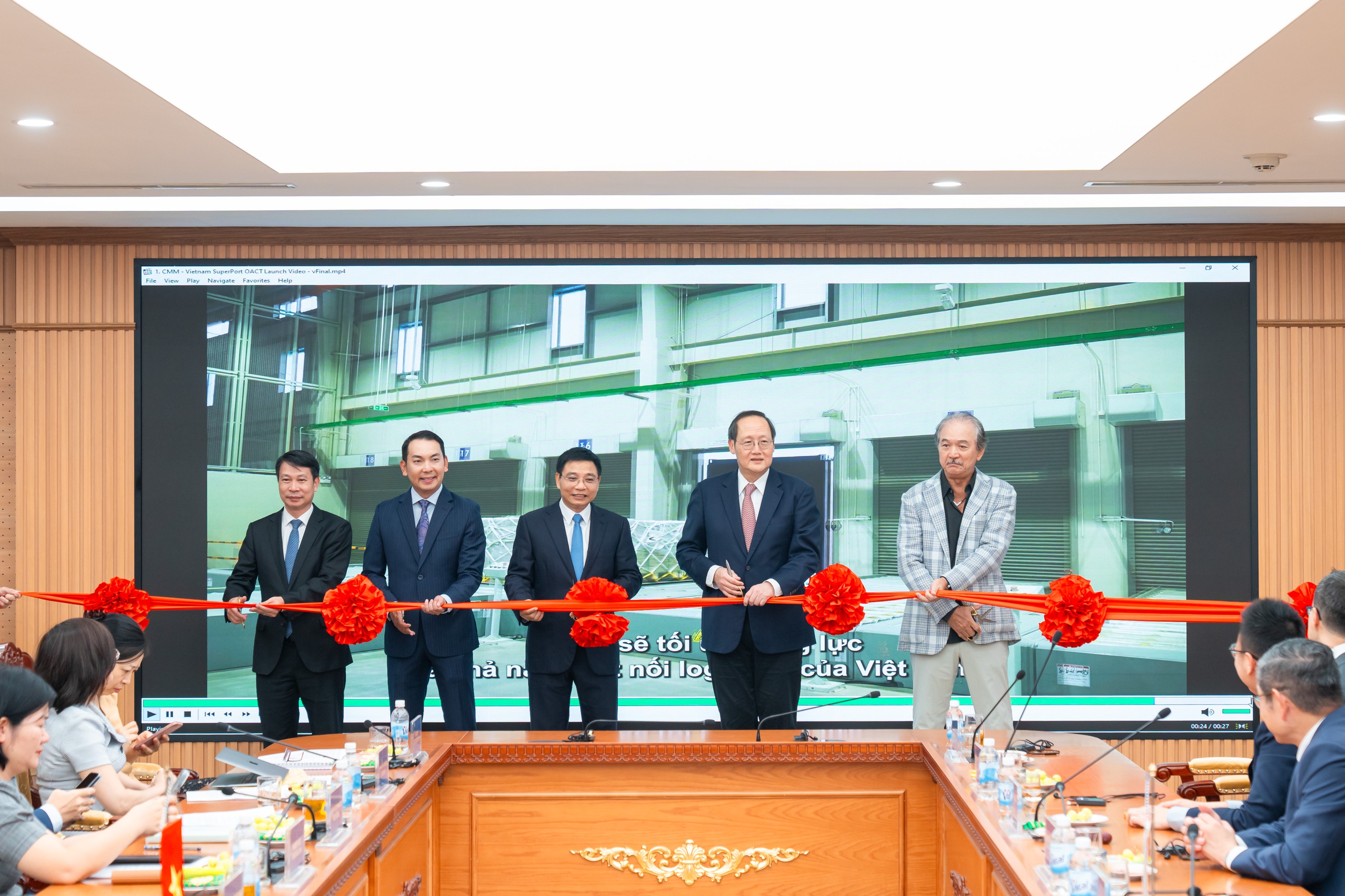 “Siêu cảng” logistics thông minh của Bầu Hiển chính thức kích hoạt kho hàng không kéo dài- Ảnh 1.