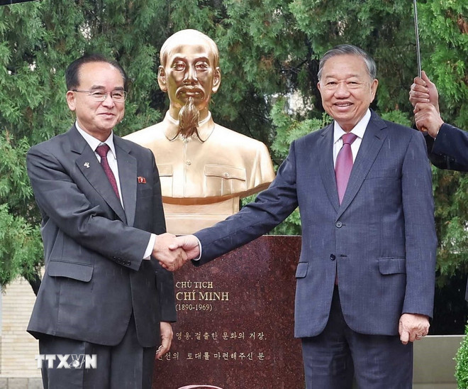 Tổng Bí thư Tô Lâm dự Lễ khánh thành tượng Chủ tịch Hồ Chí Minh tại Triều Tiên- Ảnh 2. Tổng Bí thư Tô Lâm dự Lễ khánh thành tượng Chủ tịch Hồ Chí Minh tại Triều Tiên- Ảnh 2.