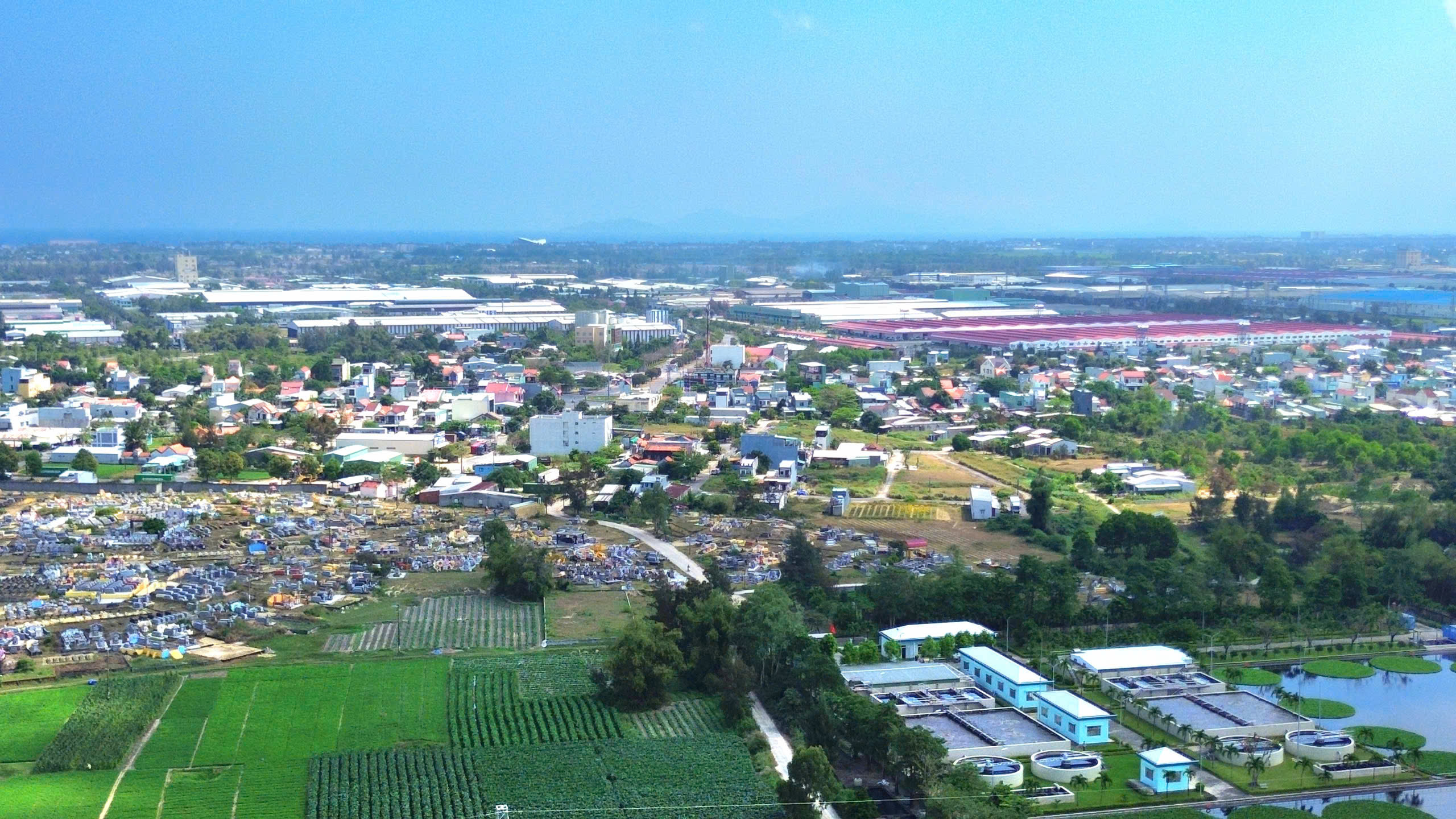 Đất dọc trục du lịch Đà Nẵng - Hội An lên ngôi, người mua tìm đất trong hẻm nhỏ- Ảnh 1. Đất dọc trục du lịch Đà Nẵng - Hội An lên ngôi, người mua tìm đất trong hẻm nhỏ- Ảnh 1.