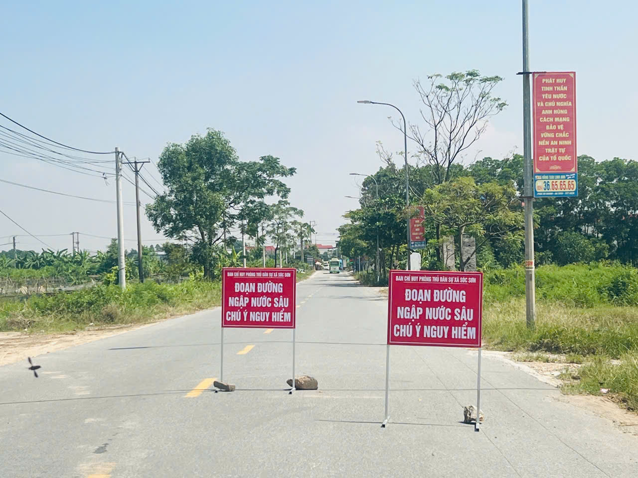 Hà Nội: Cuộc sống đảo lộn vì không điện, không nước sạch của người dân xã Sóc Sơn- Ảnh 3. Hà Nội: Cuộc sống đảo lộn vì không điện, không nước sạch của người dân xã Sóc Sơn- Ảnh 3.