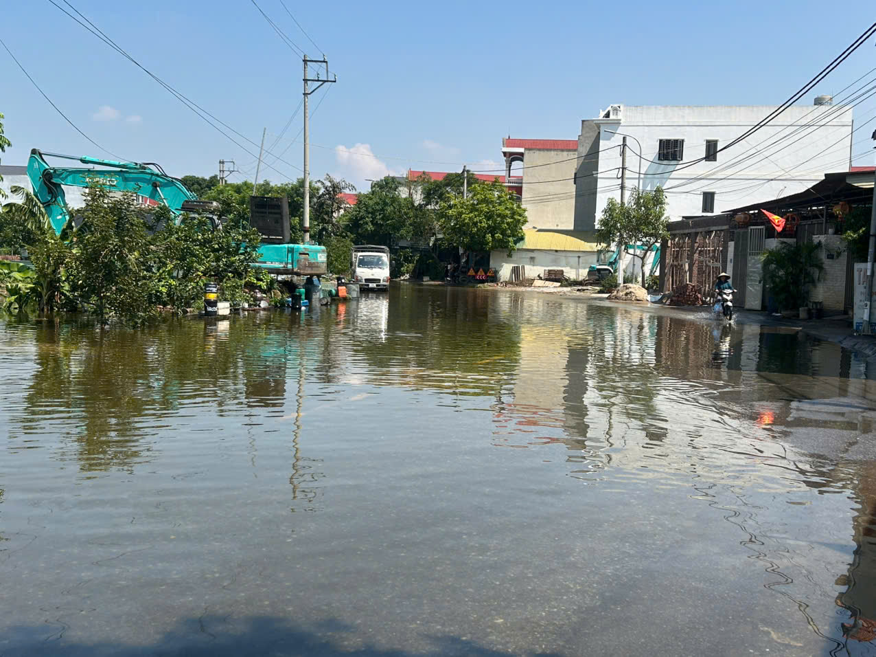Hà Nội: Cuộc sống đảo lộn vì không điện, không nước sạch của người dân xã Sóc Sơn- Ảnh 10. Hà Nội: Cuộc sống đảo lộn vì không điện, không nước sạch của người dân xã Sóc Sơn- Ảnh 10.