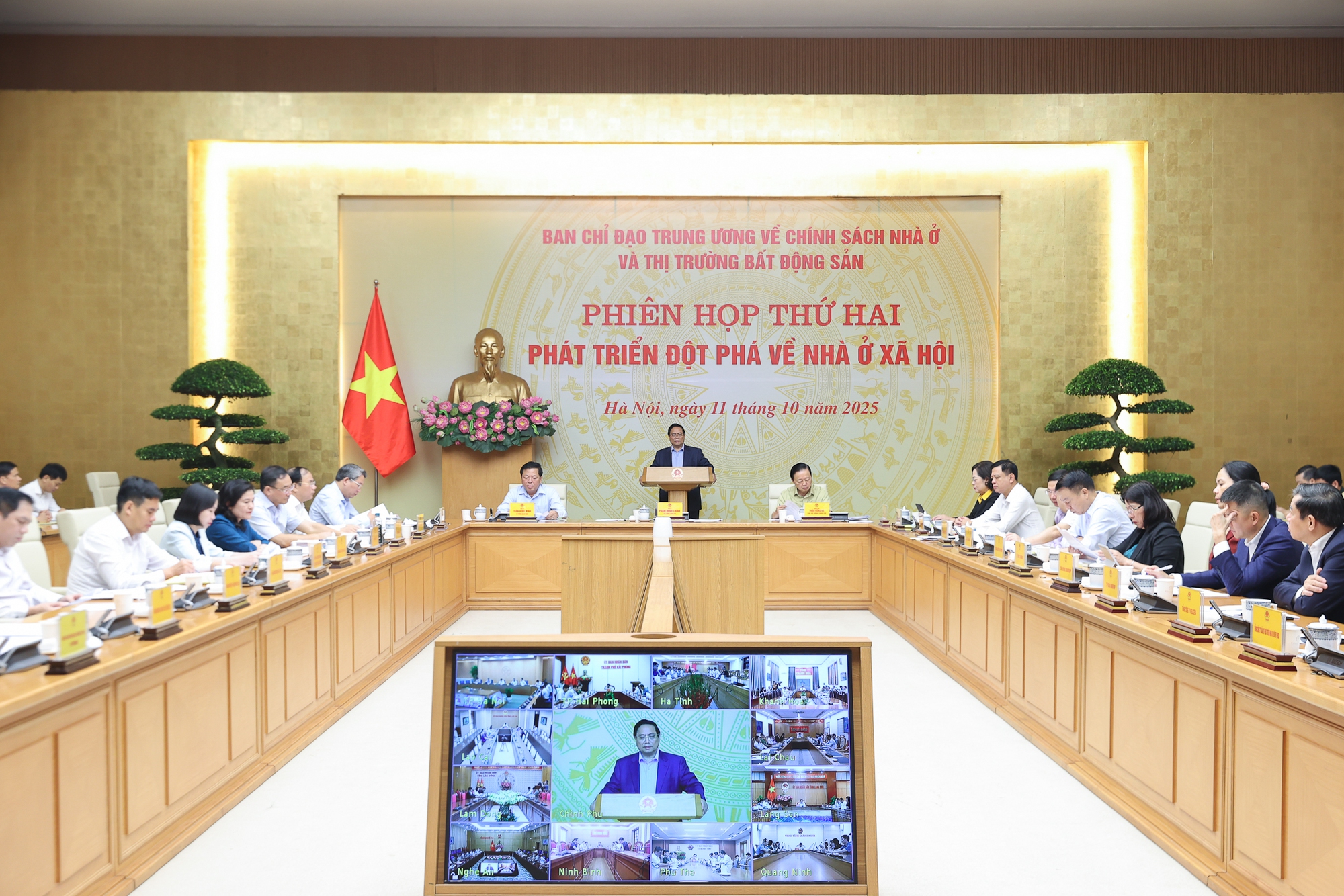 Thủ tướng: Nhà ở xã hội không phải nằm ở nơi "khỉ ho cò gáy", đất "đầu thừa đuôi thẹo"- Ảnh 2. Thủ tướng: Nhà ở xã hội không phải nằm ở nơi "khỉ ho cò gáy", đất "đầu thừa đuôi thẹo"- Ảnh 2.