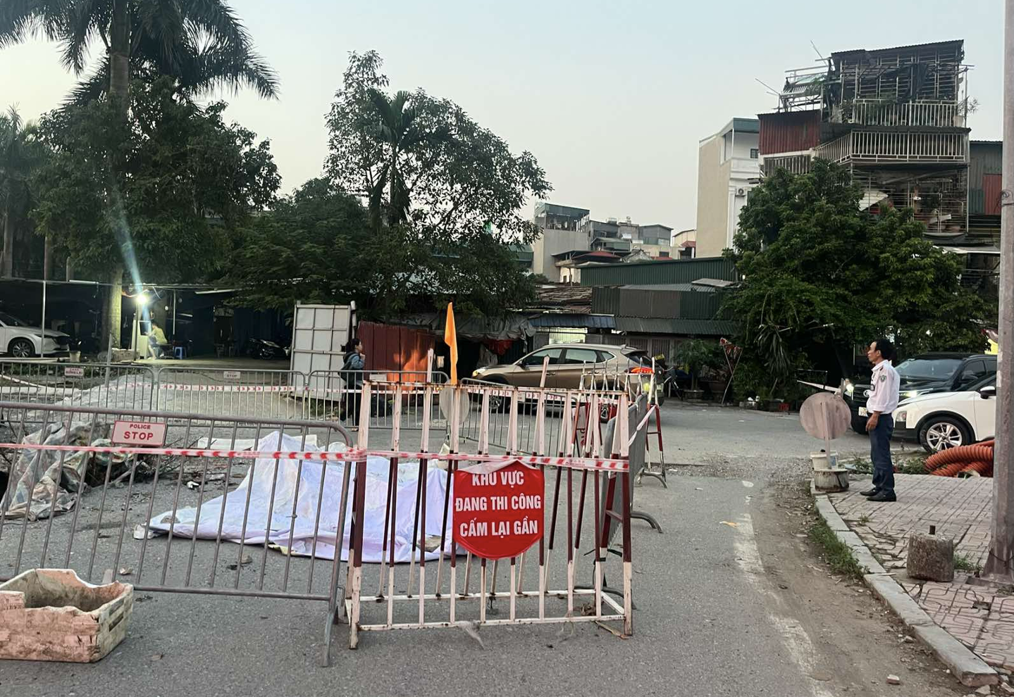 Chủ đầu tư khẩn trương khắc phục sự cố sụt lún tại khu vực Trần Cung- Ảnh 2.