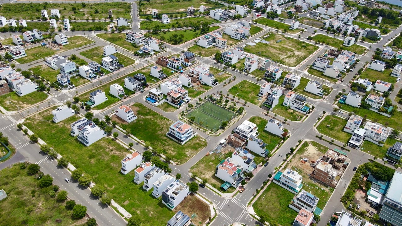 Thị trường bất động sản Khánh Hòa phục hồi mạnh mẽ, nhiều tín hiệu tích cực cuối năm- Ảnh 1. Thị trường bất động sản Khánh Hòa phục hồi mạnh mẽ, nhiều tín hiệu tích cực cuối năm- Ảnh 1.