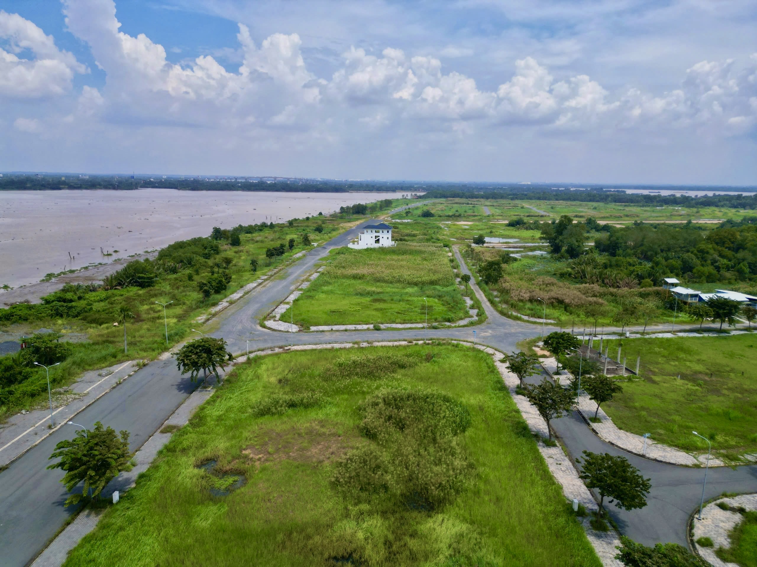Toàn cảnh dự án King Bay Đồng Nai, dấu chấm lửng của giấc mơ đô thị sinh thái ven sông- Ảnh 18. Toàn cảnh dự án King Bay Đồng Nai, dấu chấm lửng của giấc mơ đô thị sinh thái ven sông- Ảnh 18.