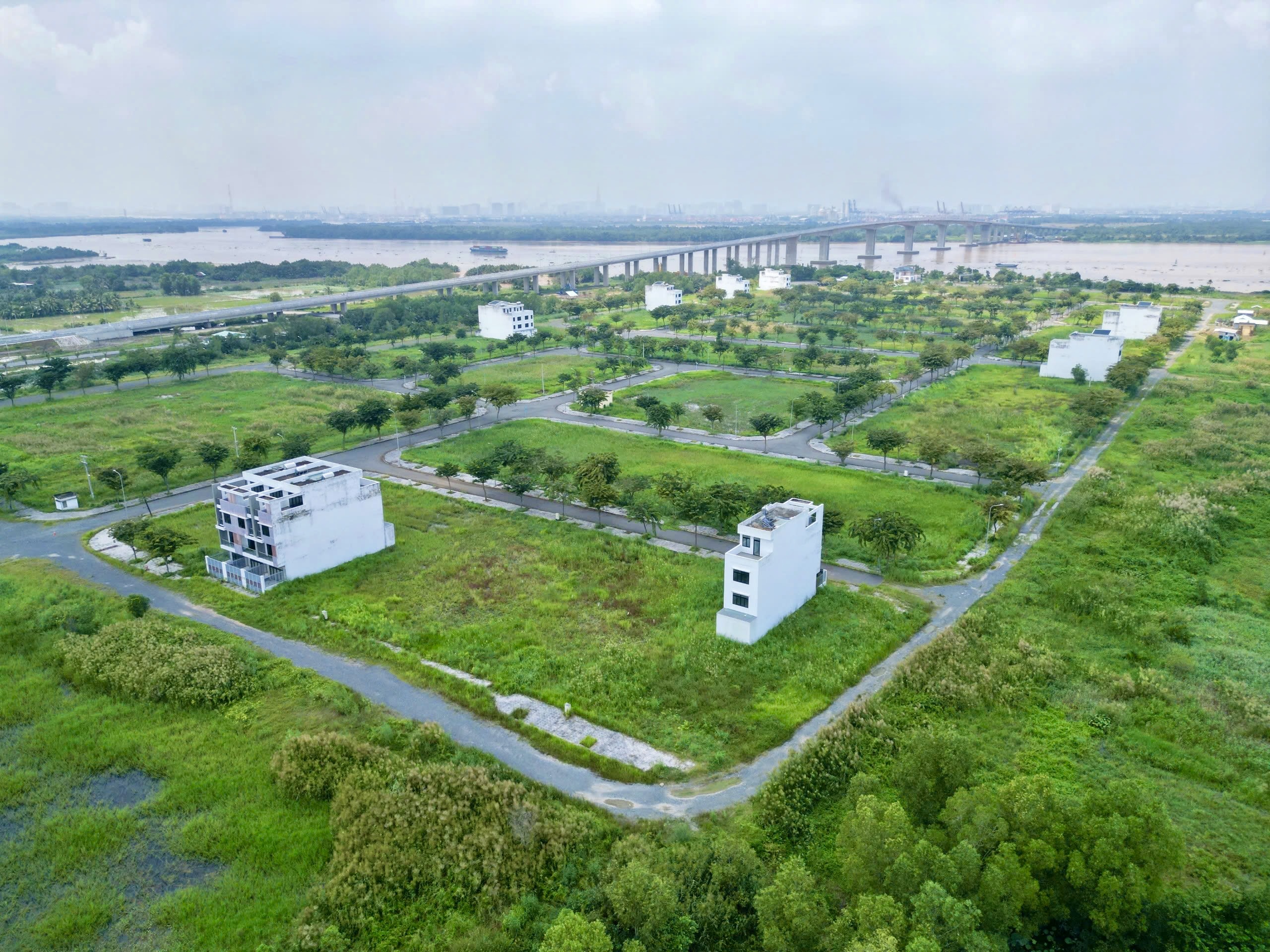 Toàn cảnh dự án King Bay Đồng Nai, dấu chấm lửng của giấc mơ đô thị sinh thái ven sông- Ảnh 1. Toàn cảnh dự án King Bay Đồng Nai, dấu chấm lửng của giấc mơ đô thị sinh thái ven sông- Ảnh 1.