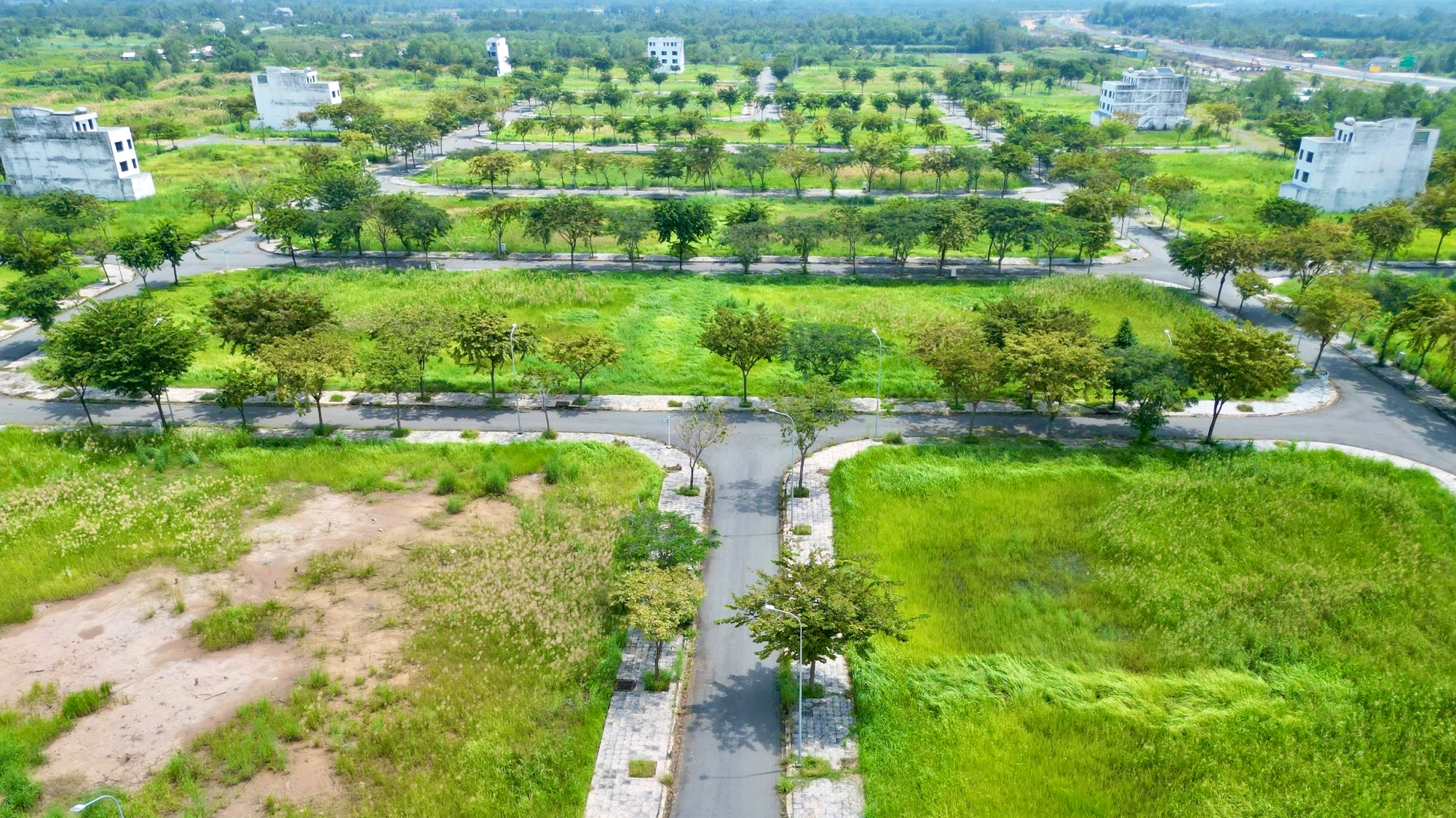 Toàn cảnh dự án King Bay Đồng Nai, dấu chấm lửng của giấc mơ đô thị sinh thái ven sông- Ảnh 9. Toàn cảnh dự án King Bay Đồng Nai, dấu chấm lửng của giấc mơ đô thị sinh thái ven sông- Ảnh 9.