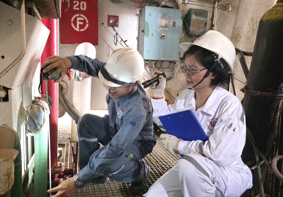 Người "gác cửa" an toàn cho những con tàu Việt- Ảnh 2.