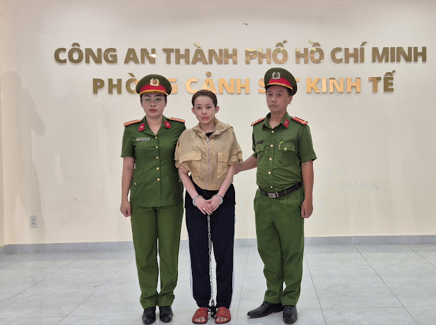Khởi tố, bắt tạm giam Ngân 98 vì sản xuất, buôn bán hàng giả là thực phẩm- Ảnh 1.