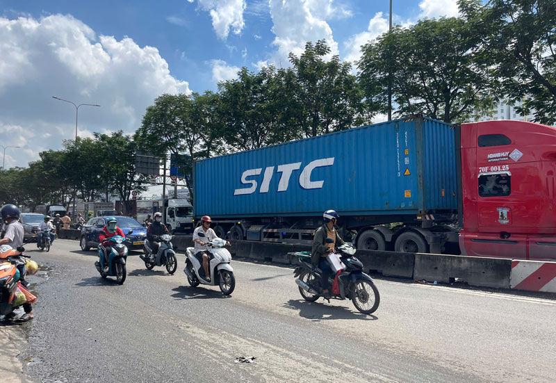 Hiện trường nơi xảy ra vụ tai nạn khiến nữ sinh tử vong. Hiện trường nơi xảy ra vụ tai nạn khiến nữ sinh tử vong.