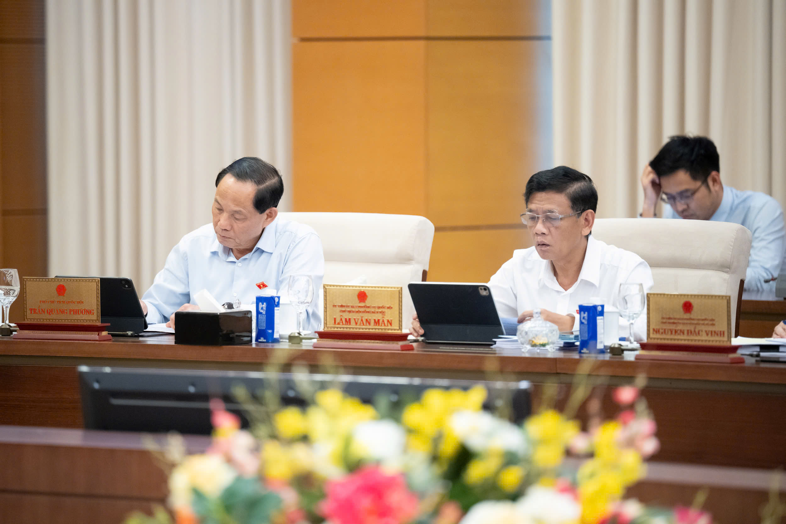 Siết quản lý đất hiếm - khoáng sản chiến lược trong sản xuất xe điện, drone- Ảnh 2. Siết quản lý đất hiếm - khoáng sản chiến lược trong sản xuất xe điện, drone- Ảnh 2.