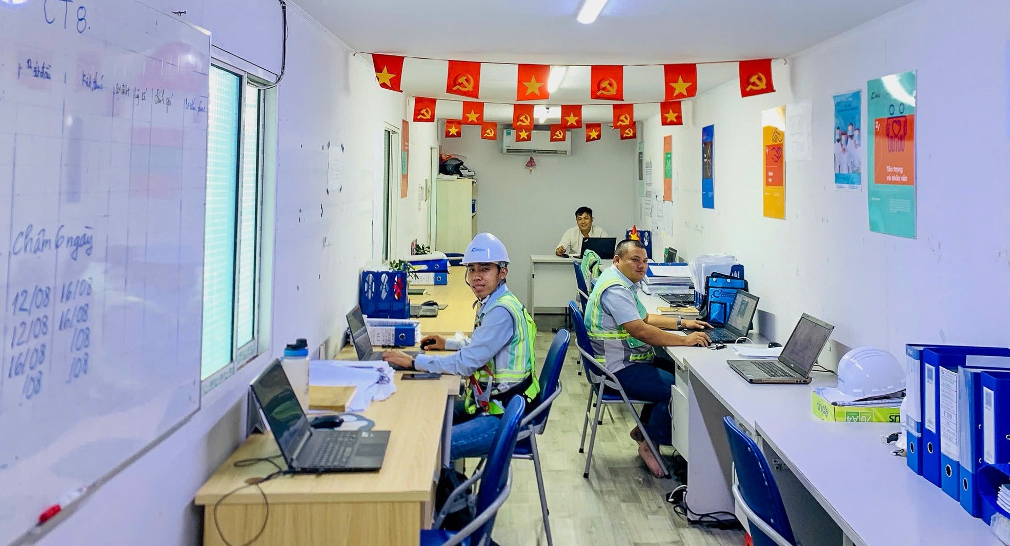 Khơi dậy khí thế thi đua 120 ngày nước rút trong ngành Xây dựng- Ảnh 2. Khơi dậy khí thế thi đua 120 ngày nước rút trong ngành Xây dựng- Ảnh 2.