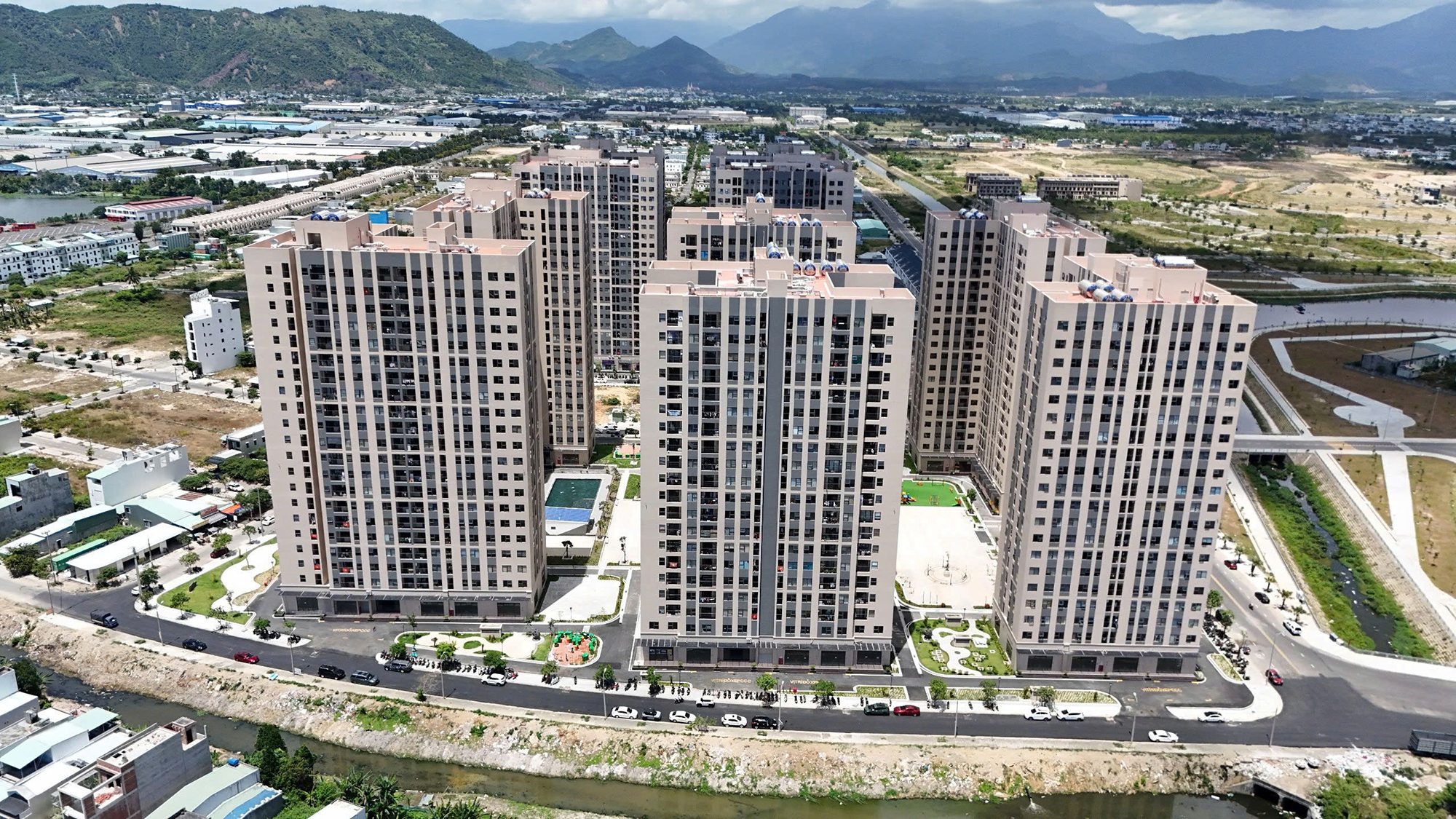 Kỳ vọng giải pháp căn cơ kéo giảm giá nhà- Ảnh 1. Kỳ vọng giải pháp căn cơ kéo giảm giá nhà- Ảnh 1.