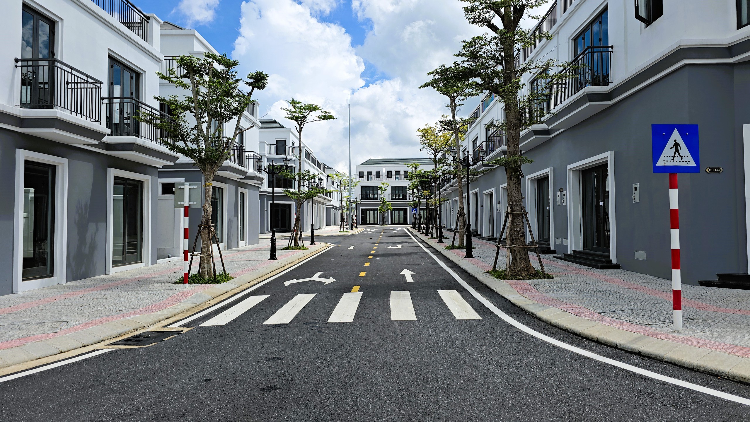 Cận cảnh những căn nhà ở xã hội tại dự án đầu tiên ở Quảng Trị sắp mở bán- Ảnh 1. Cận cảnh những căn nhà ở xã hội tại dự án đầu tiên ở Quảng Trị sắp mở bán- Ảnh 1.