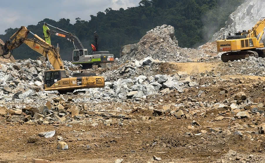 Quyết đưa cao tốc Hoài Nhơn - Quy Nhơn cán đích vào giữa tháng 12- Ảnh 2. Quyết đưa cao tốc Hoài Nhơn - Quy Nhơn cán đích vào giữa tháng 12- Ảnh 2.