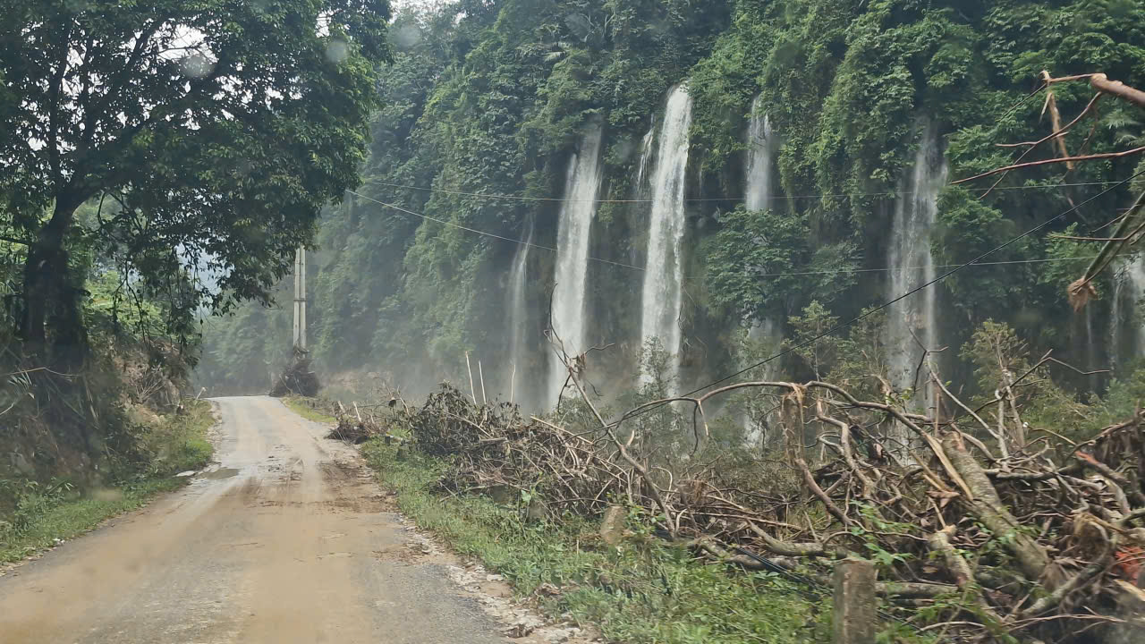 Những xóm nghèo Thái Nguyên xác xơ sau bão lũ, cần lắm những bàn tay lúc này- Ảnh 10. Những xóm nghèo Thái Nguyên xác xơ sau bão lũ, cần lắm những bàn tay lúc này- Ảnh 10.